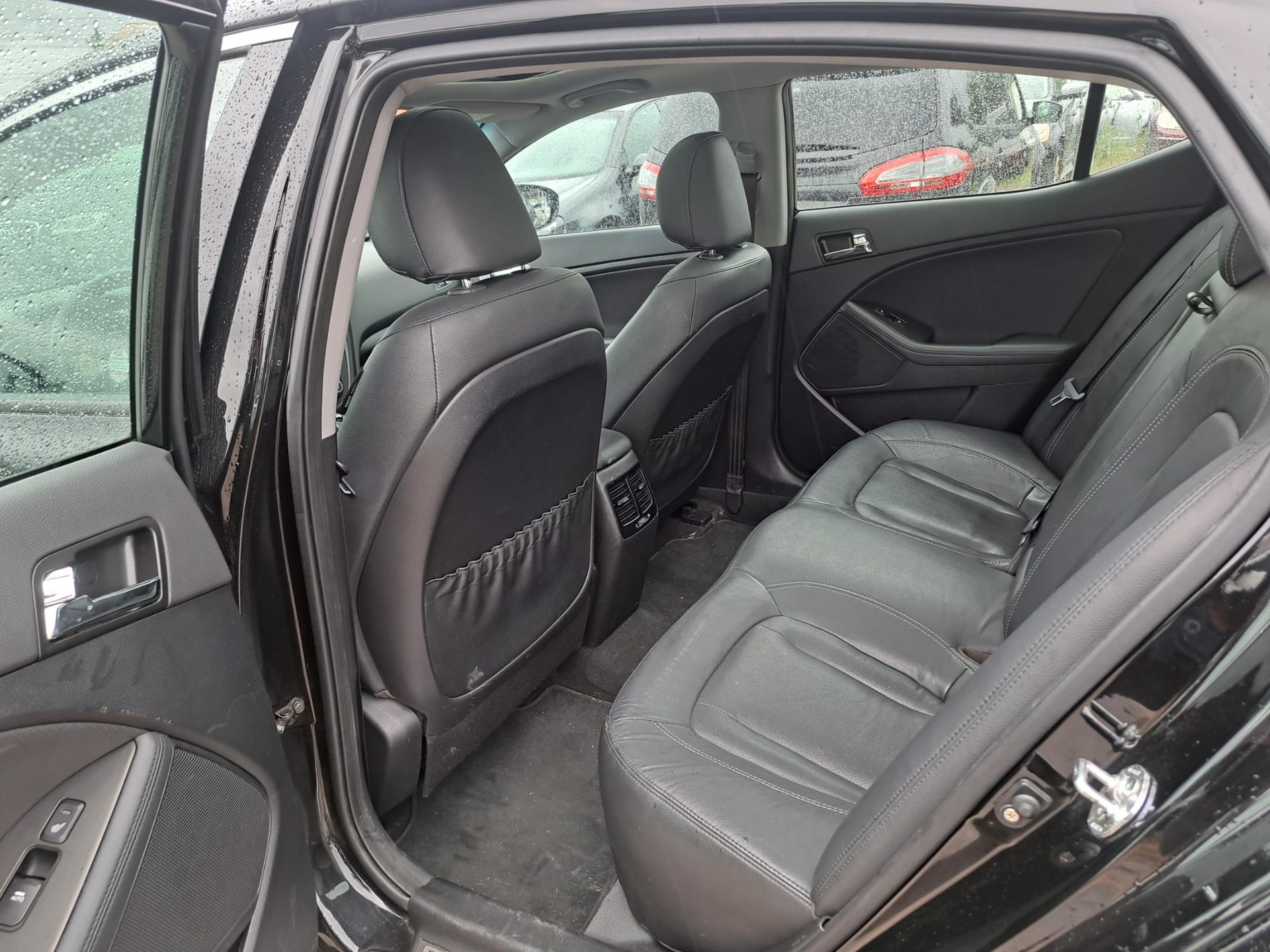KIA Optima 2.0 CVVT Hybrid Automatic-image-10