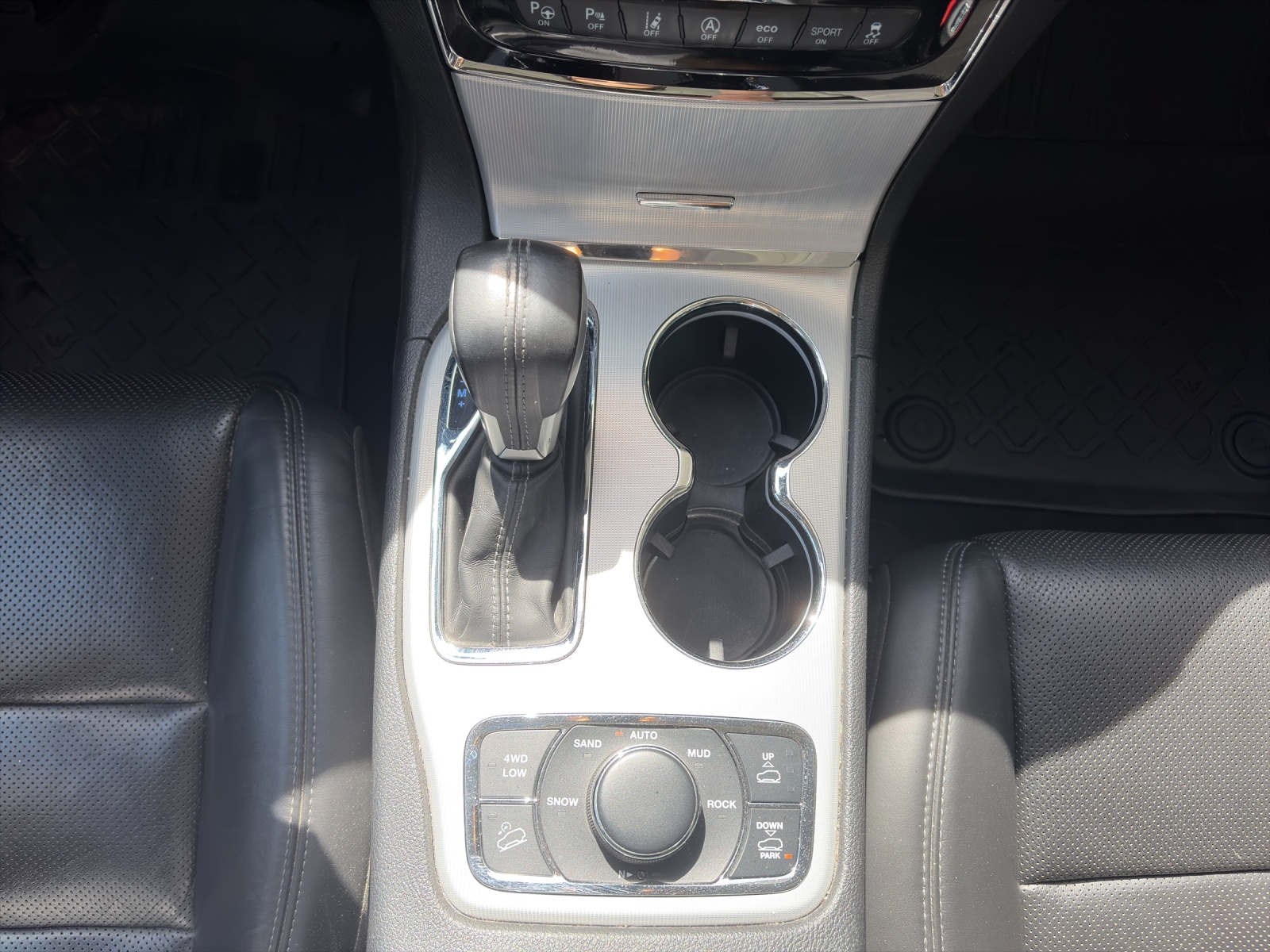 JEEP Grand Cherokee 3.0 CRD 250 Summit-image-14