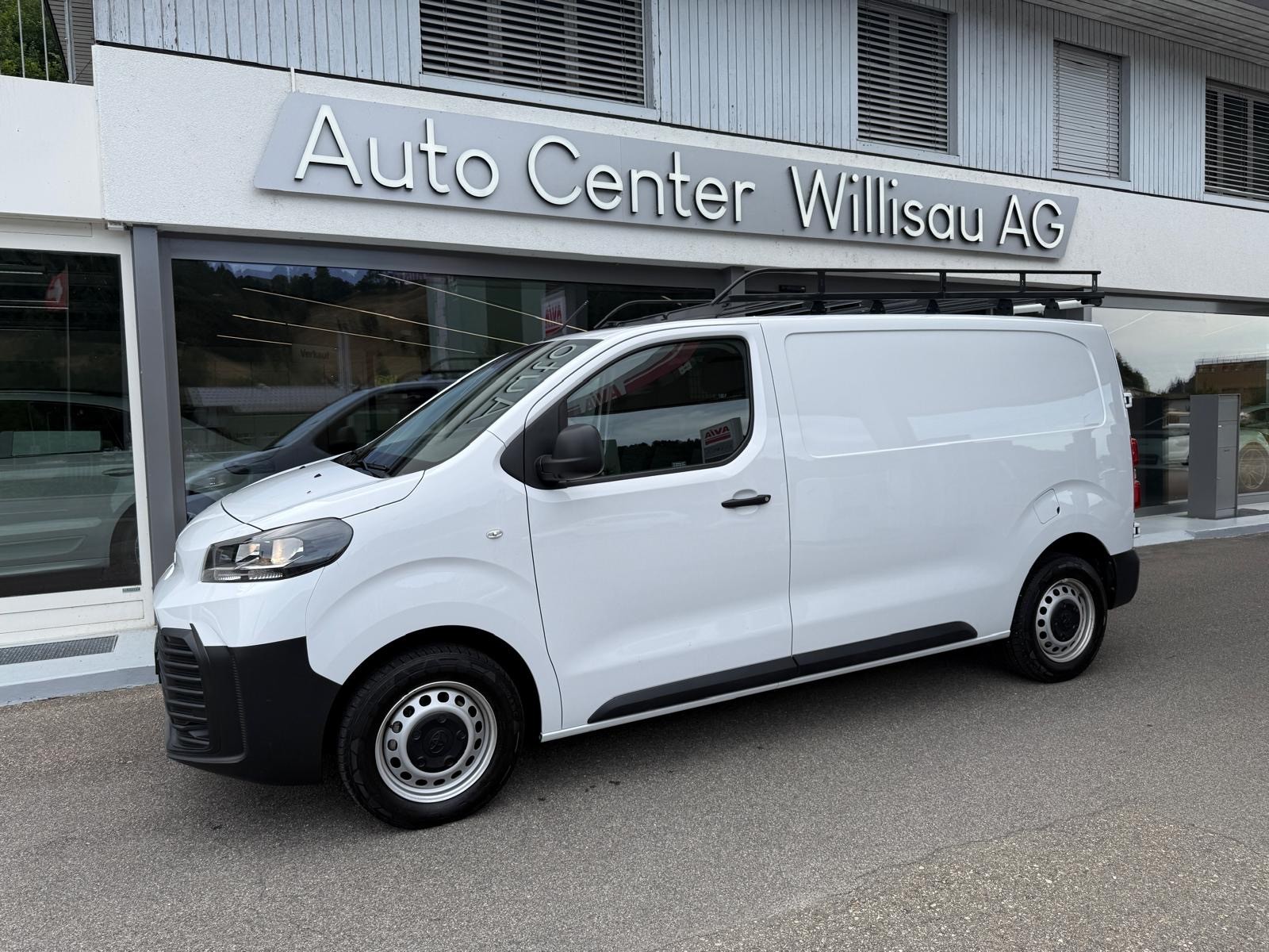 TOYOTA Proace 2.0D Panel Van Medium Active-image-0