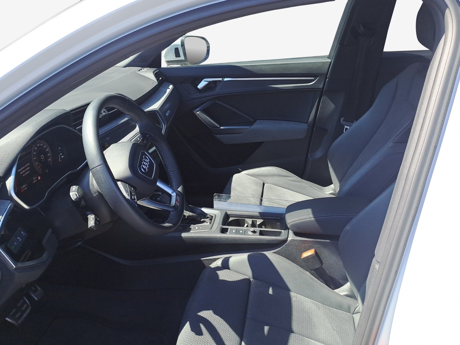 AUDI Q3 35 TFSI S line Attraction S-tronic-image-7