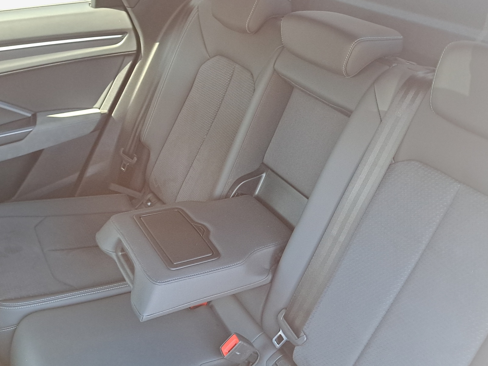 AUDI Q3 35 TFSI S line Attraction S-tronic-image-11