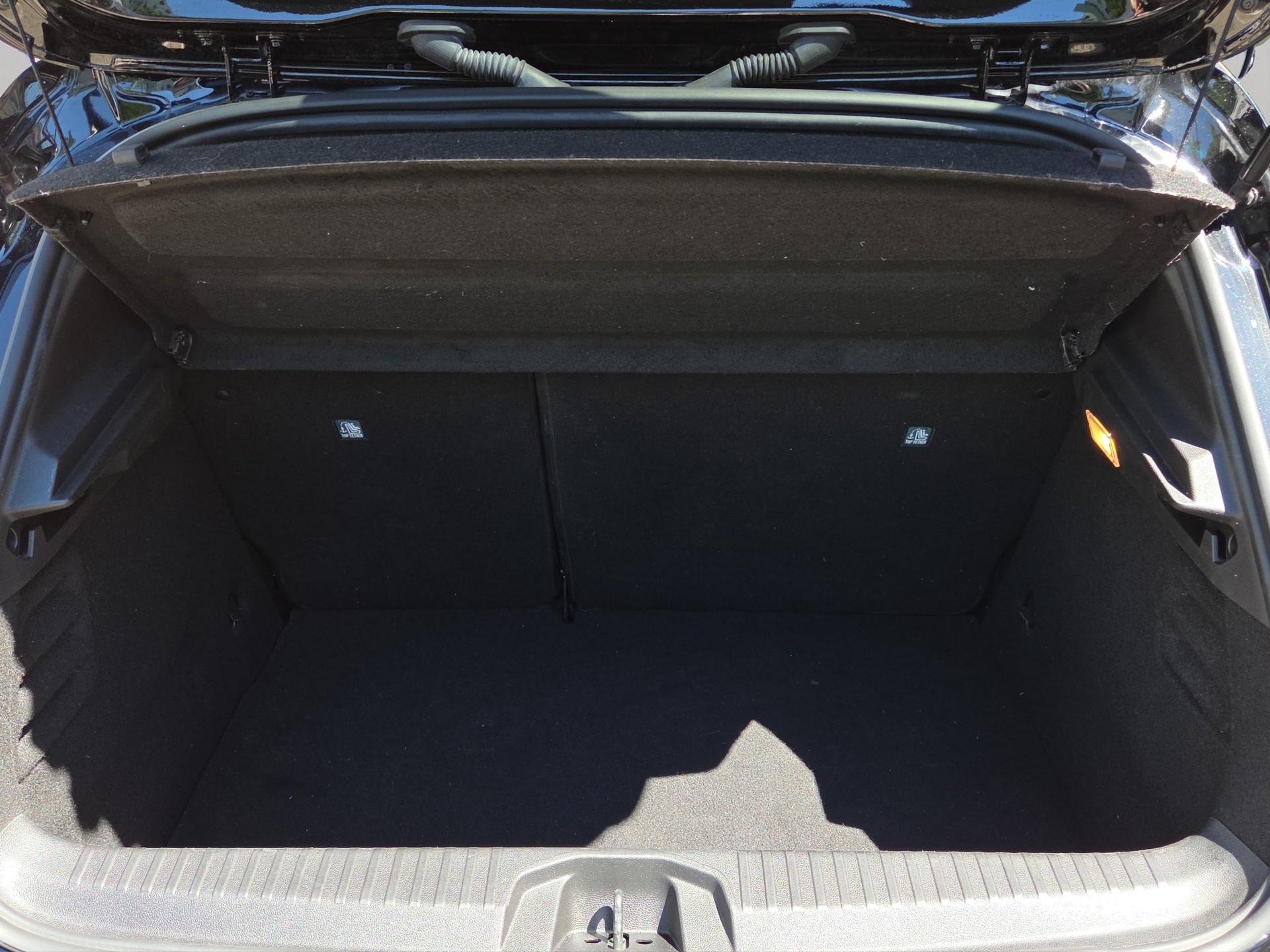 RENAULT Clio 1.6 E-Tech Zen-image-15