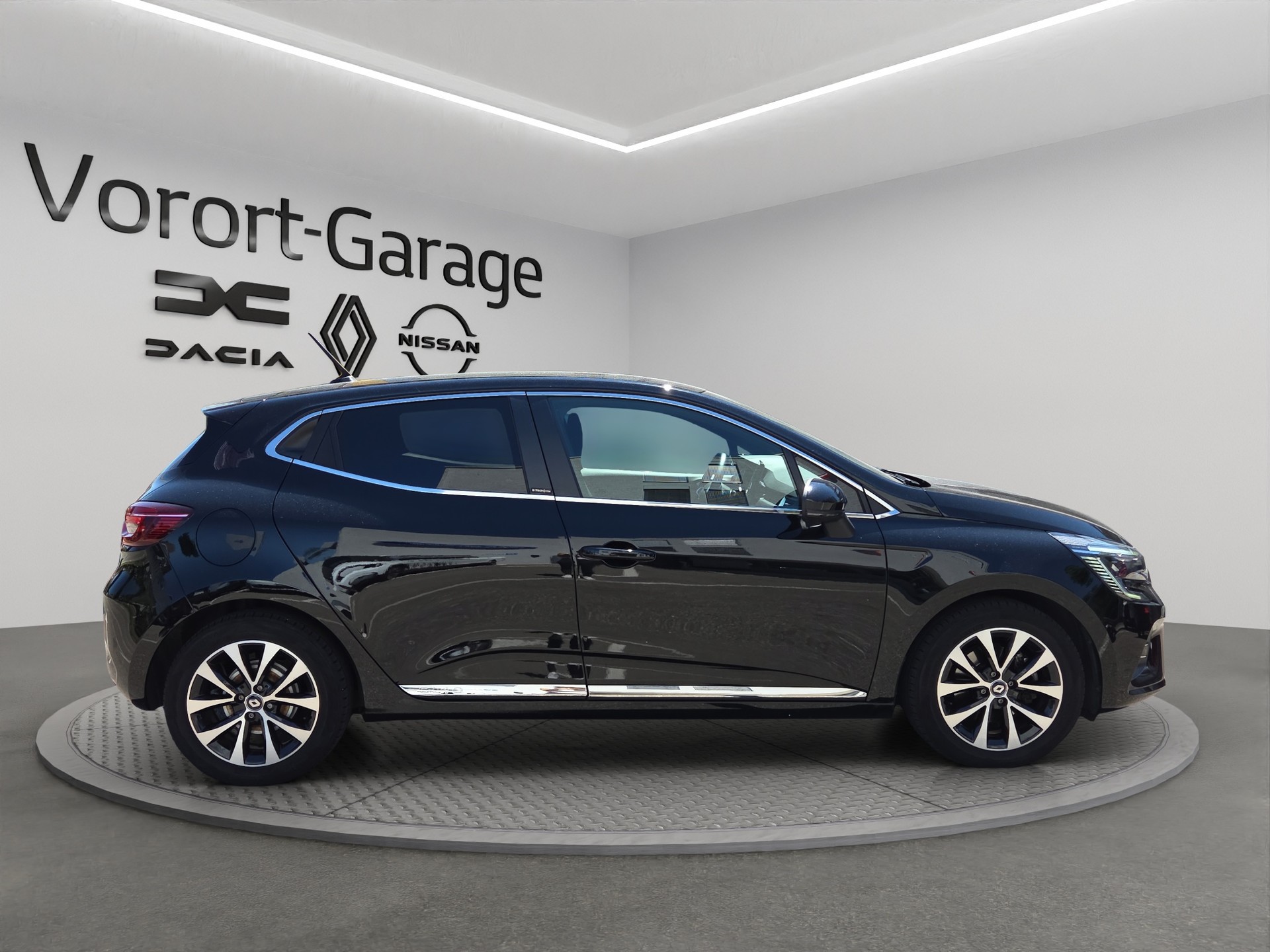 RENAULT Clio 1.6 E-Tech Zen-image-3