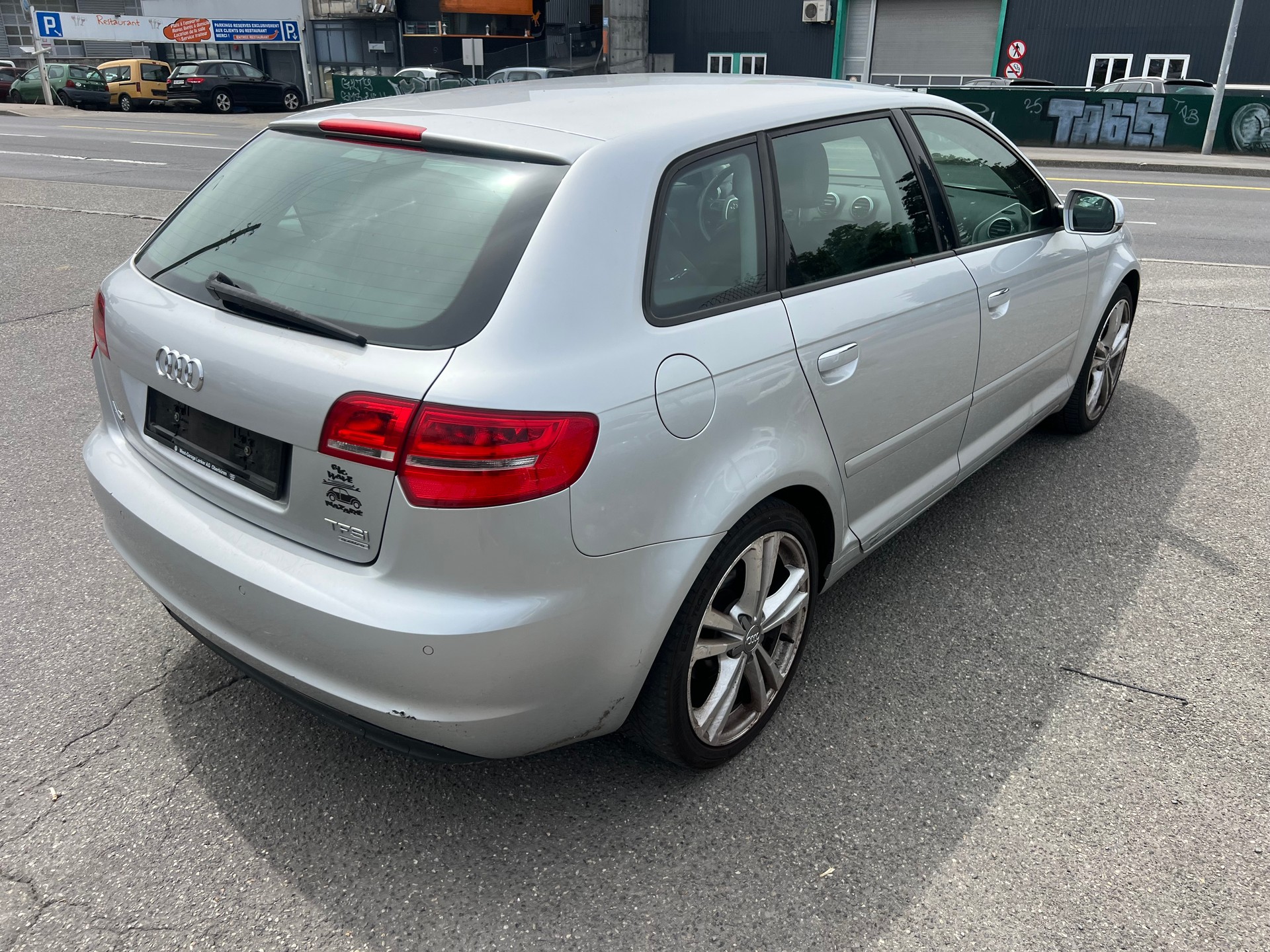 AUDI A3 Sportback 1.8 TFSI Attraction quattro-image-5