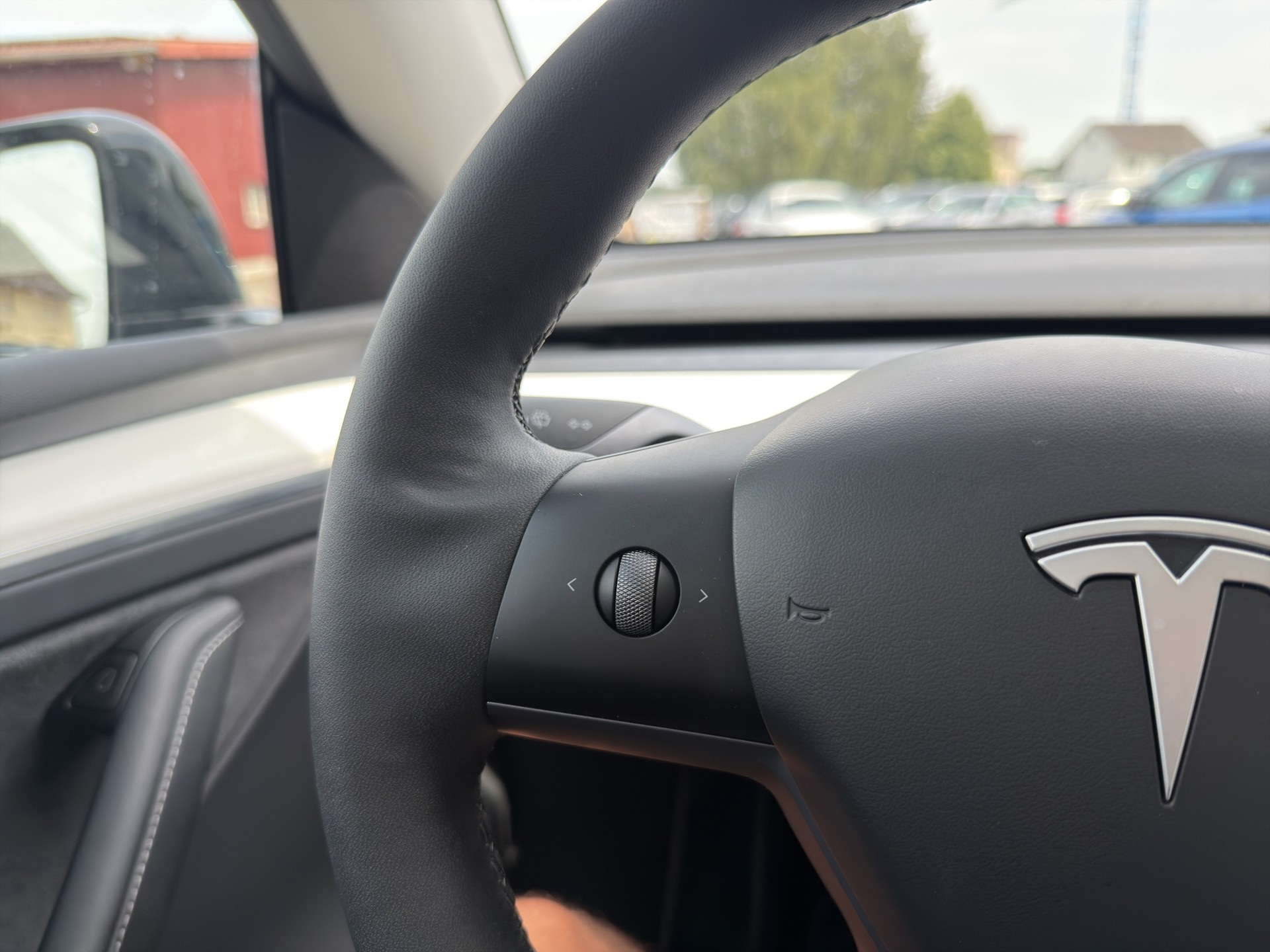 TESLA Model Y Performance D Premium White Interior SOC 95.5-image-34