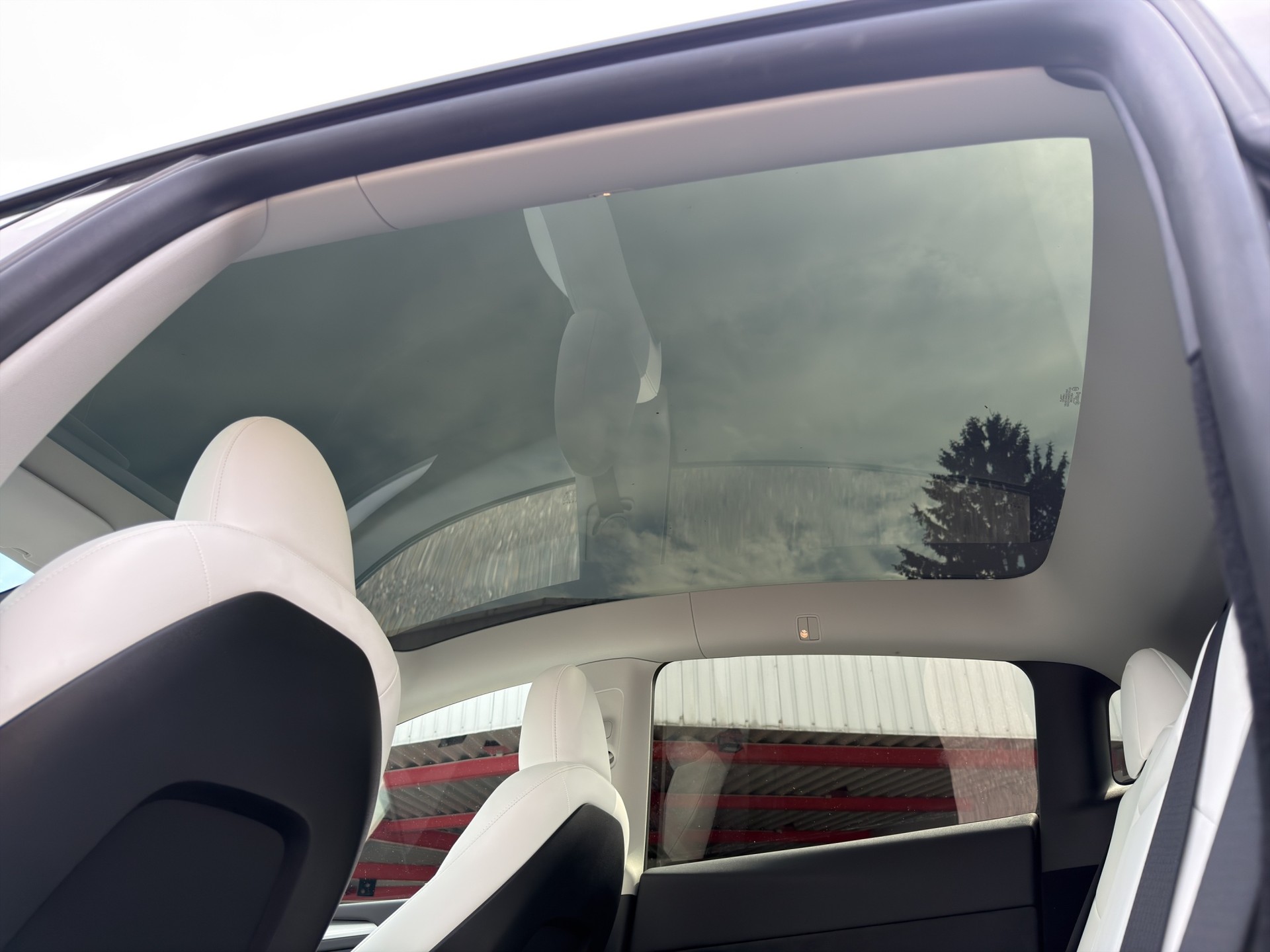 TESLA Model Y Performance D Premium White Interior SOC 95.5-image-48