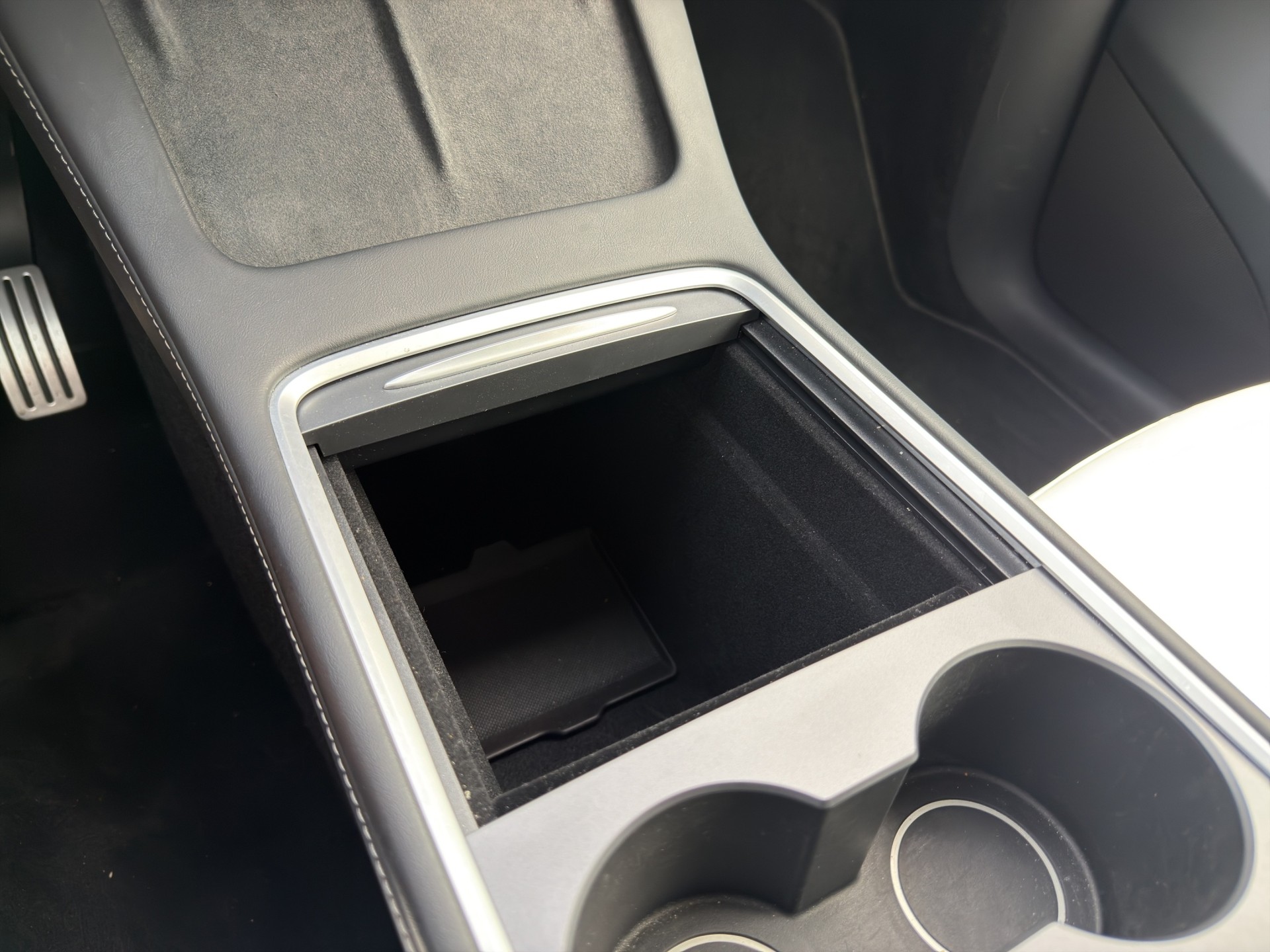 TESLA Model Y Performance D Premium White Interior SOC 95.5-image-52