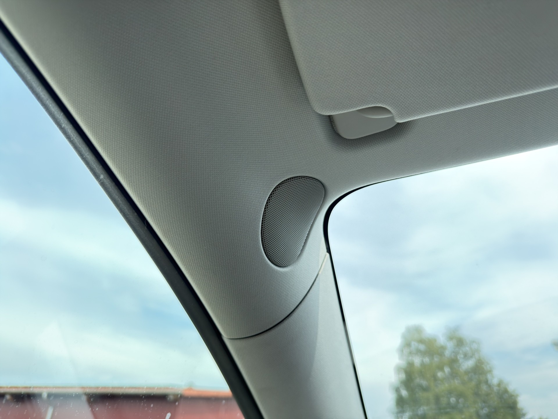 TESLA Model Y Performance D Premium White Interior SOC 95.5-image-53