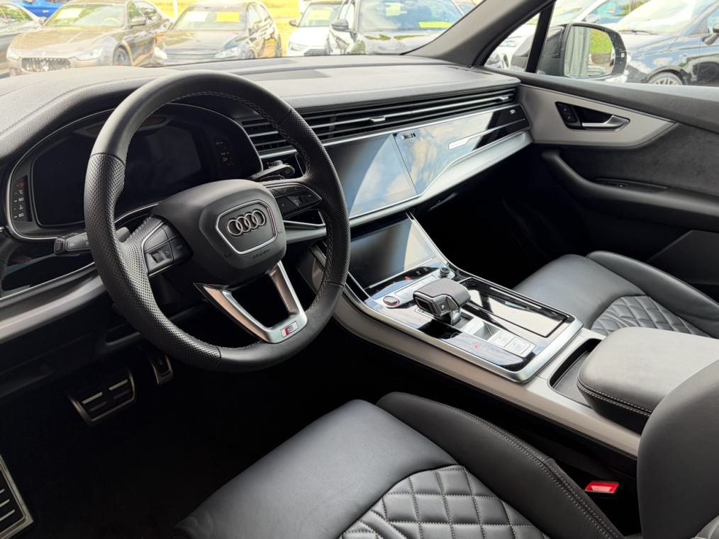 AUDI SQ7 TFSi quattro-image-3