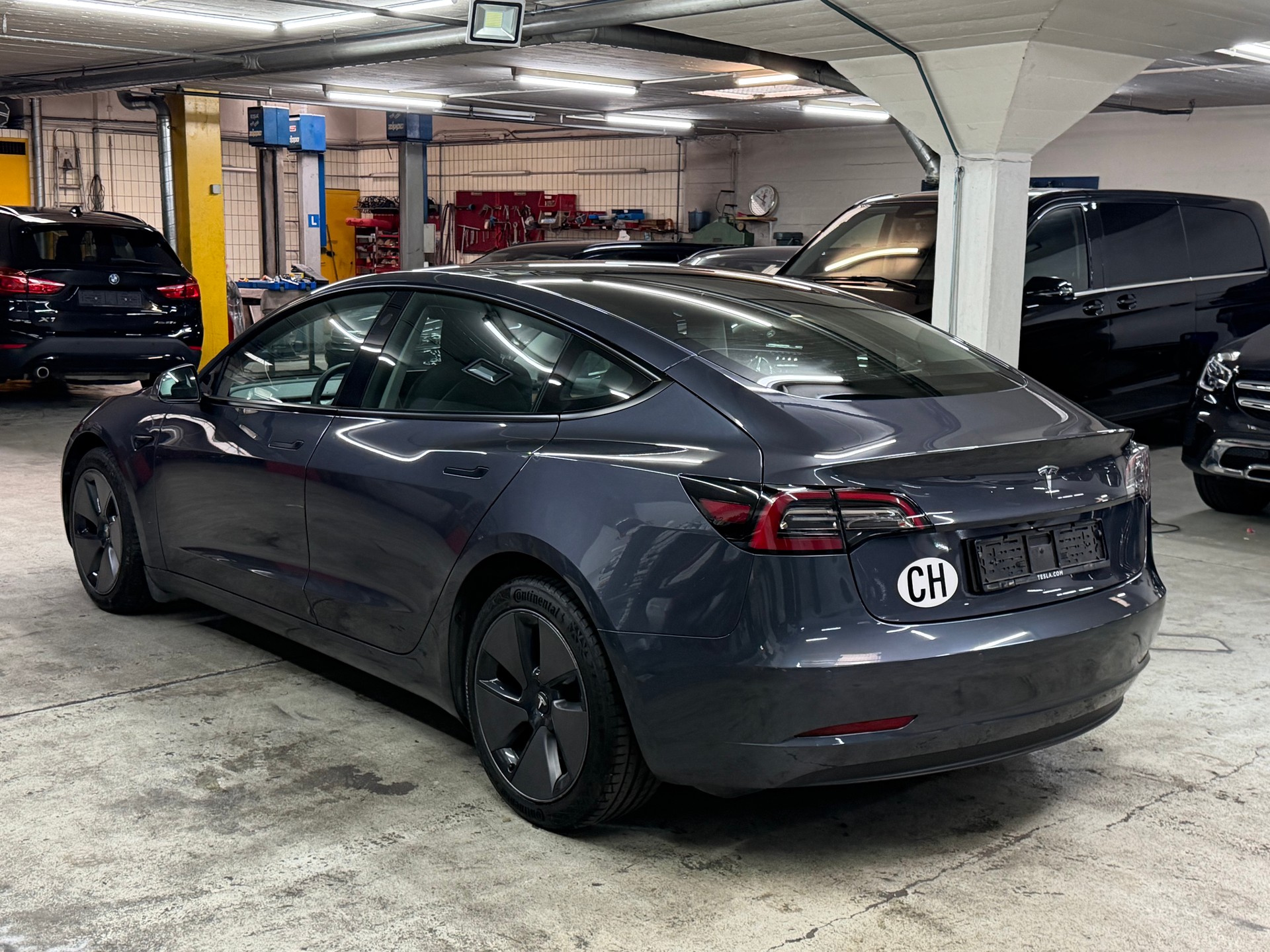 TESLA Model 3-image-6