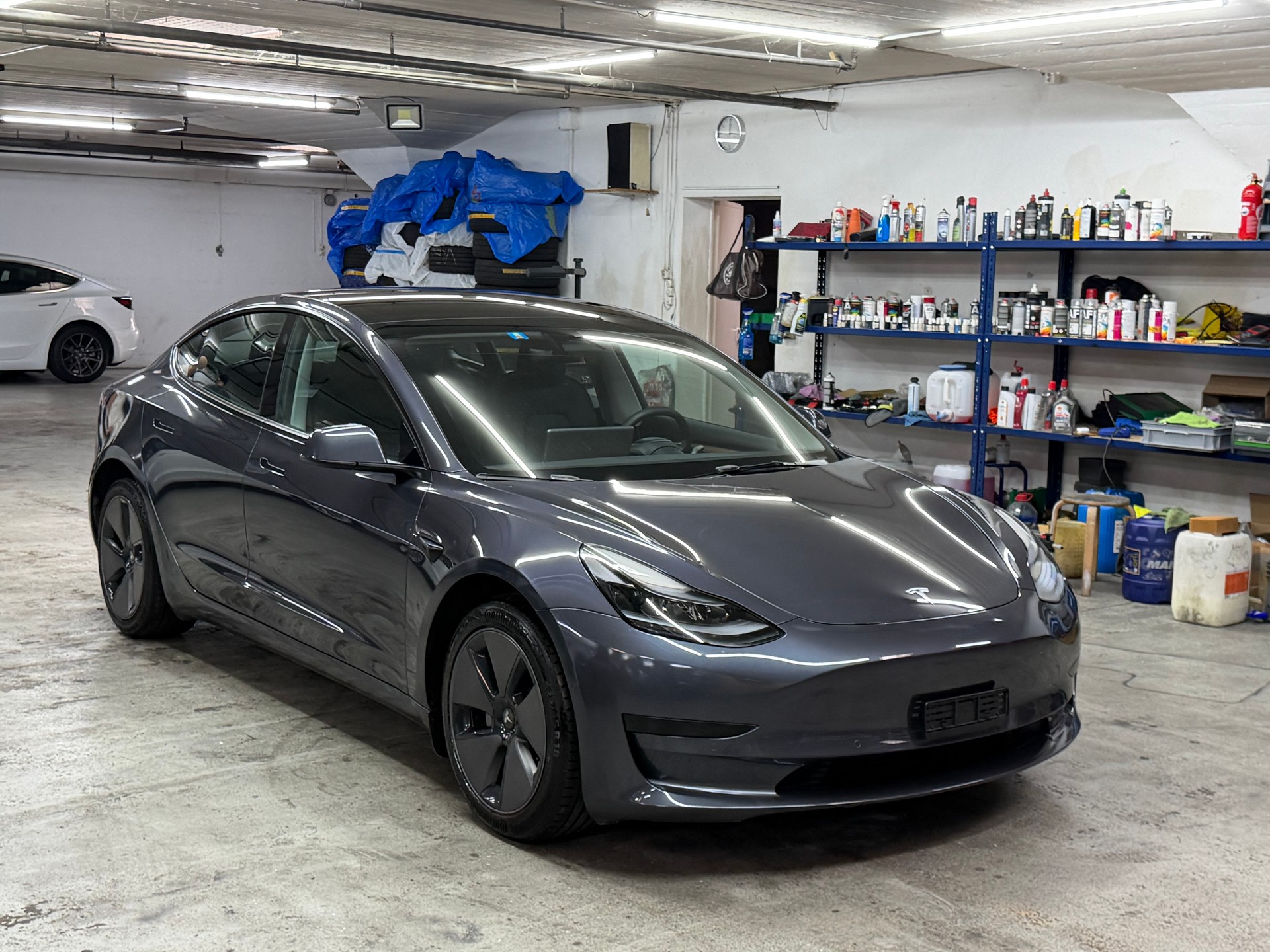 TESLA Model 3-image-3