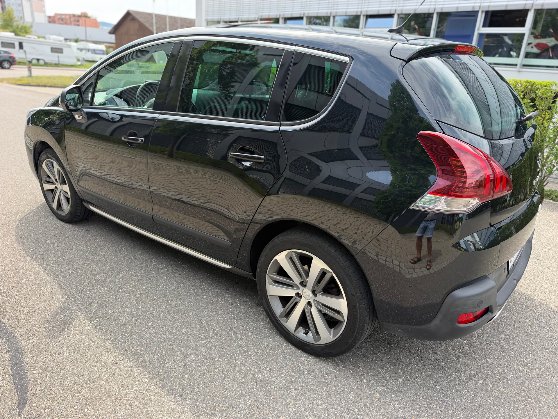 PEUGEOT 3008 2.0 HDI Style Tiptronic-image-30
