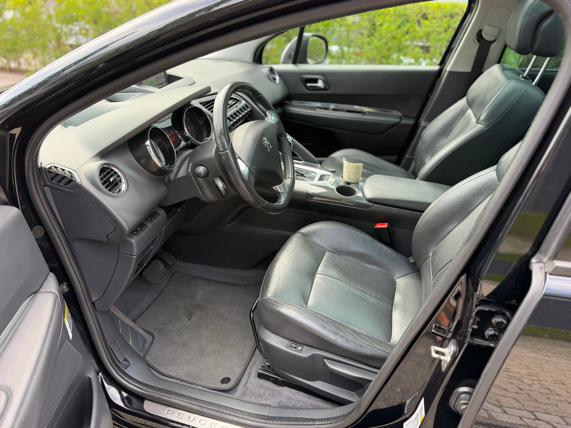 PEUGEOT 3008 2.0 HDI Style Tiptronic-image-18