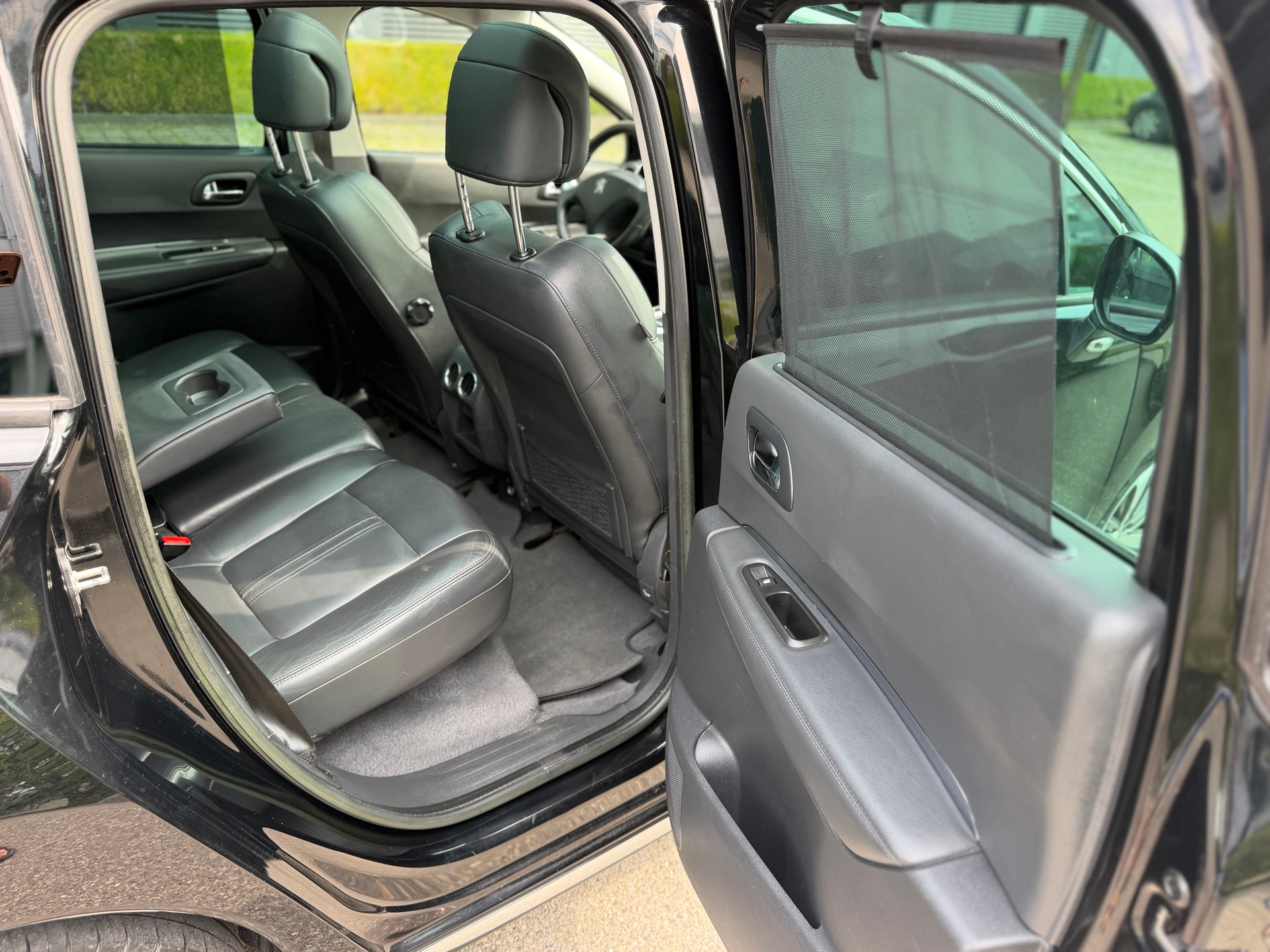 PEUGEOT 3008 2.0 HDI Style Tiptronic-image-10