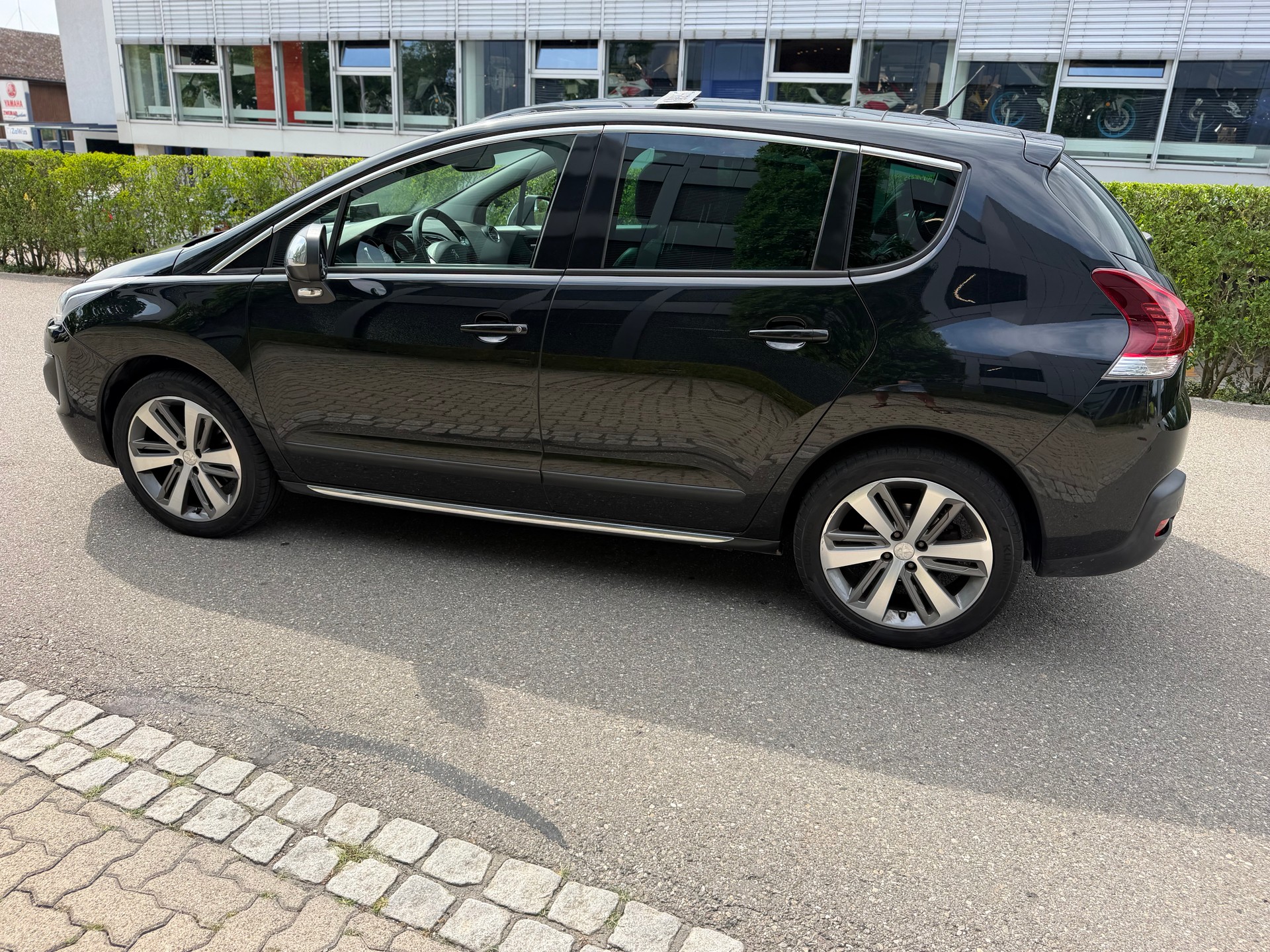 PEUGEOT 3008 2.0 HDI Style Tiptronic-image-31