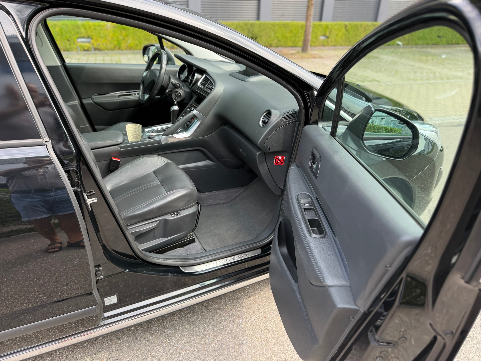 PEUGEOT 3008 2.0 HDI Style Tiptronic-image-13