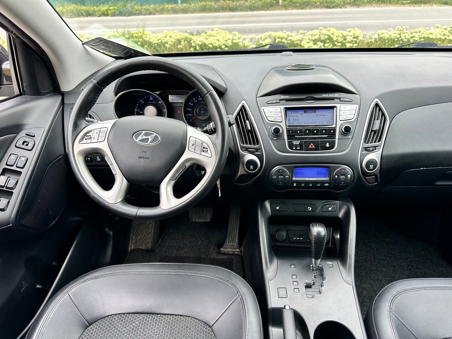 HYUNDAI iX 35 2.0 CRDi Premium 4WD Automatic-image-11