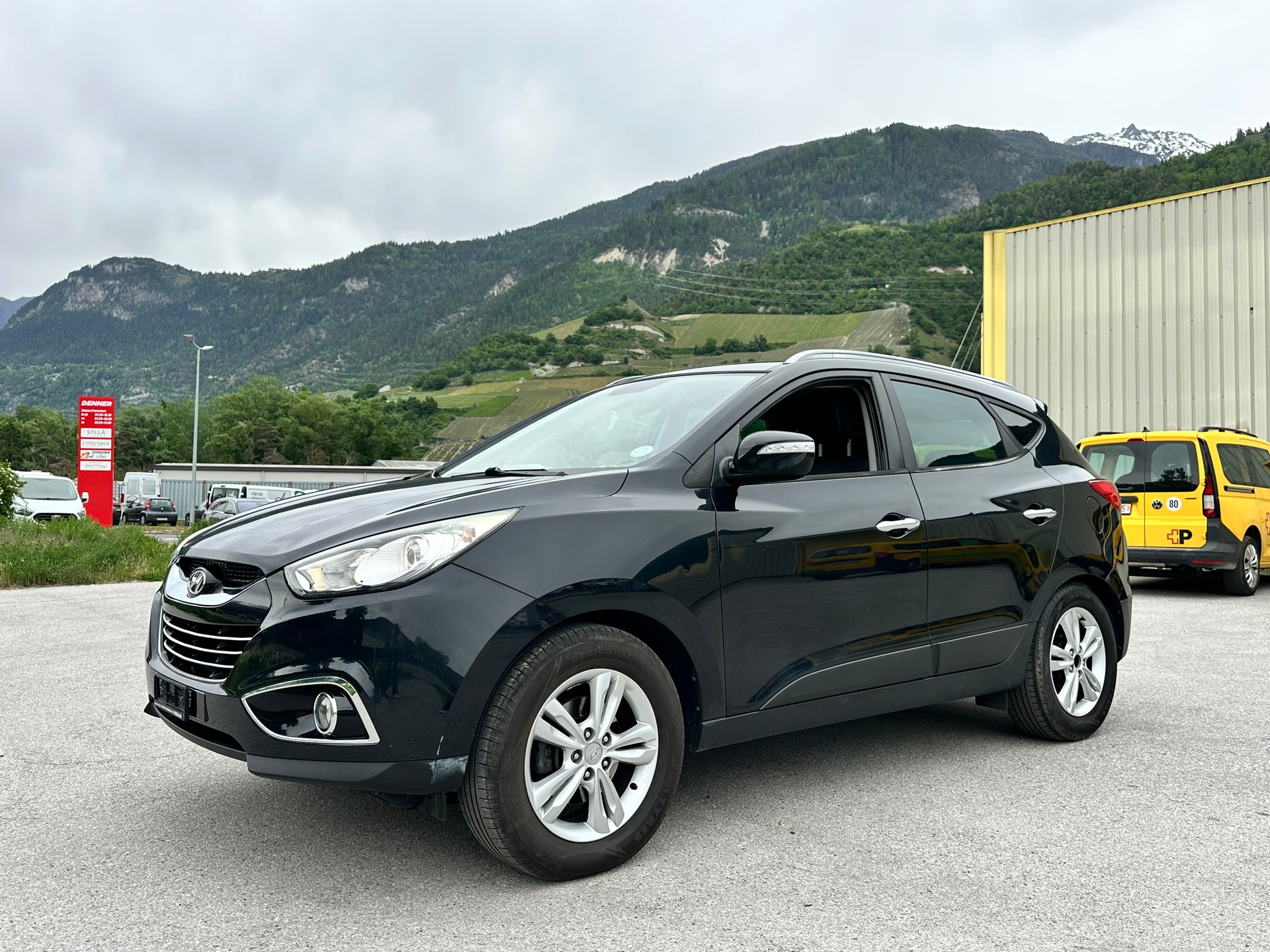 HYUNDAI iX 35 2.0 CRDi Premium 4WD Automatic-image-1
