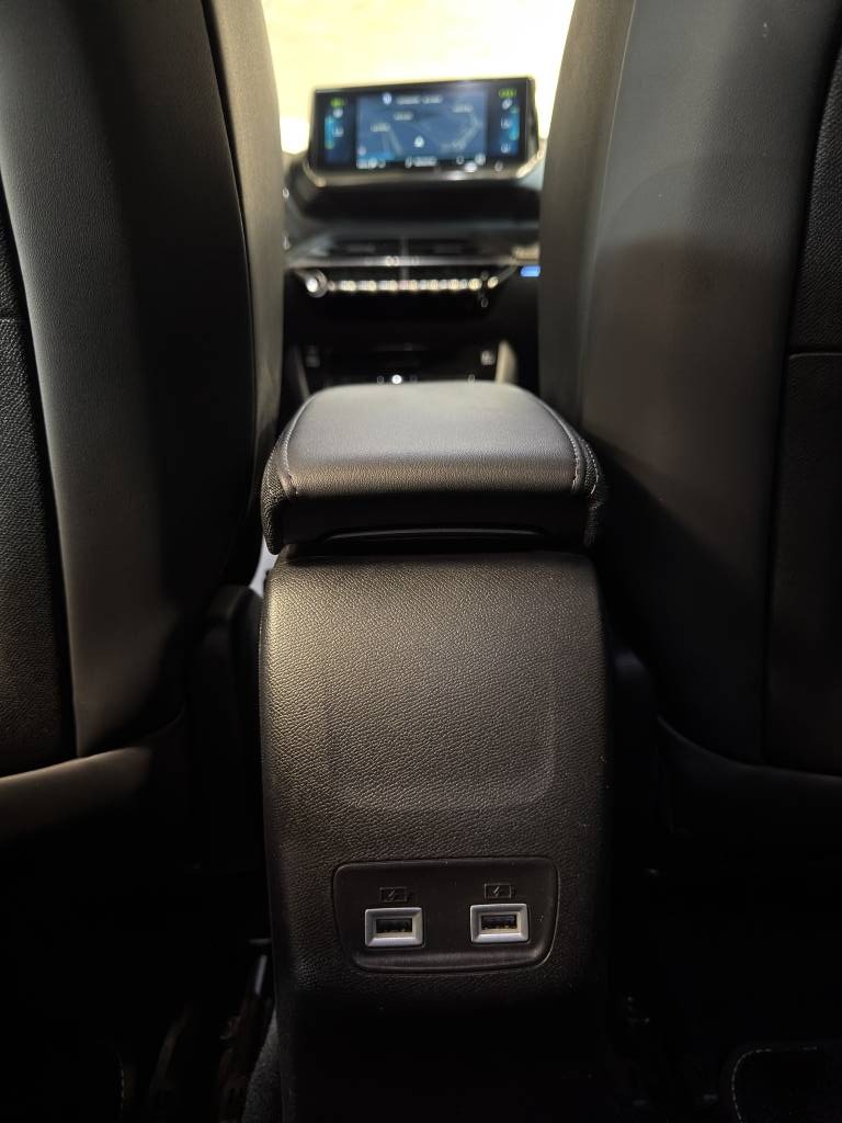PEUGEOT 208 Elektrik GT Pack //Toit panoramique en verre/Navigation 3D connectée avec écran 10''/Caméra recul-image-14