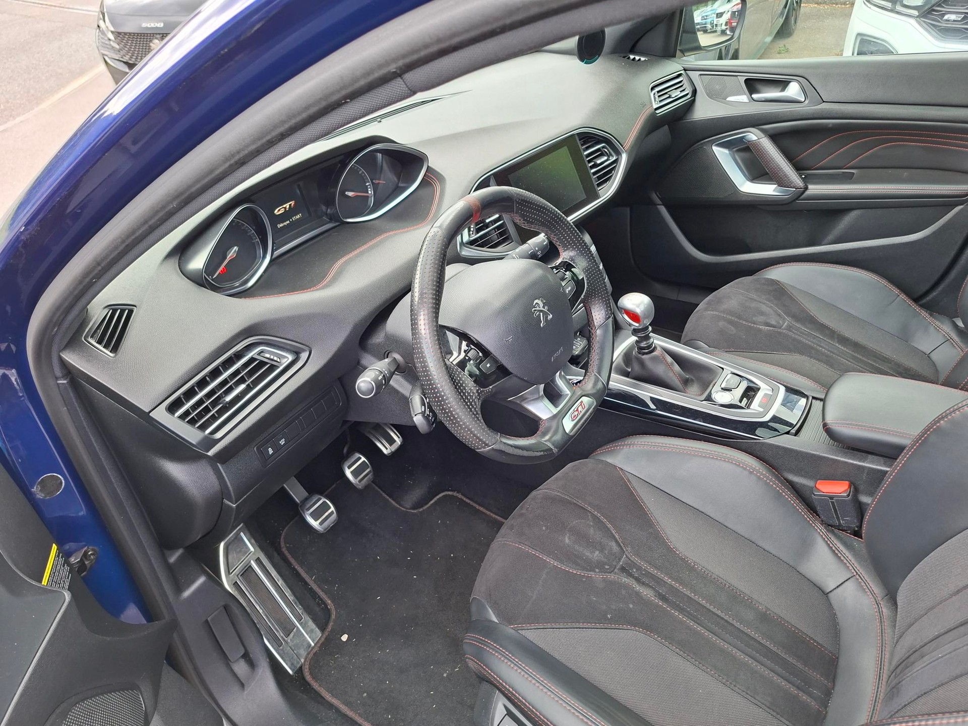PEUGEOT 308 1.6 GTi-image-8