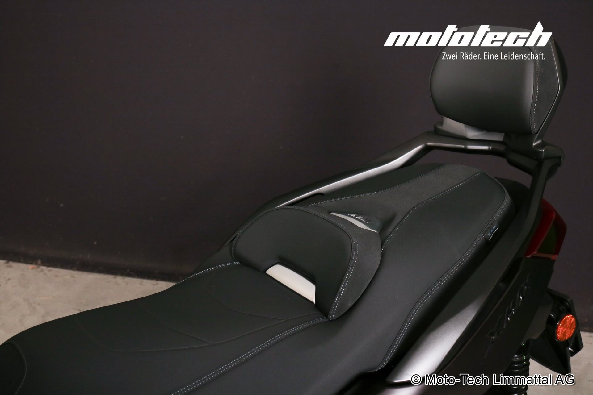 YAMAHA X-Max 300 Tech Max+-image-7