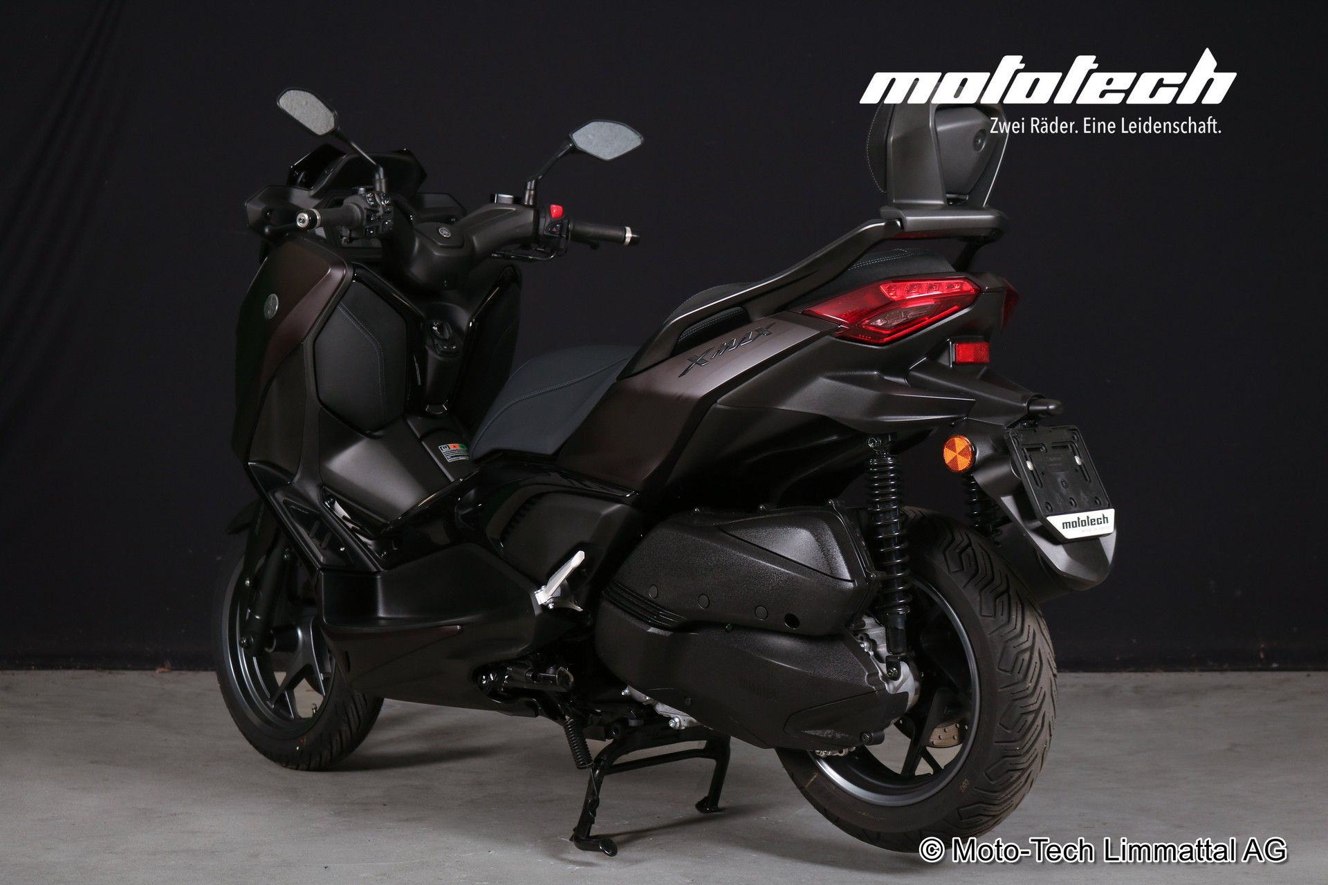 YAMAHA X-Max 300 Tech Max+-showroom-element-3