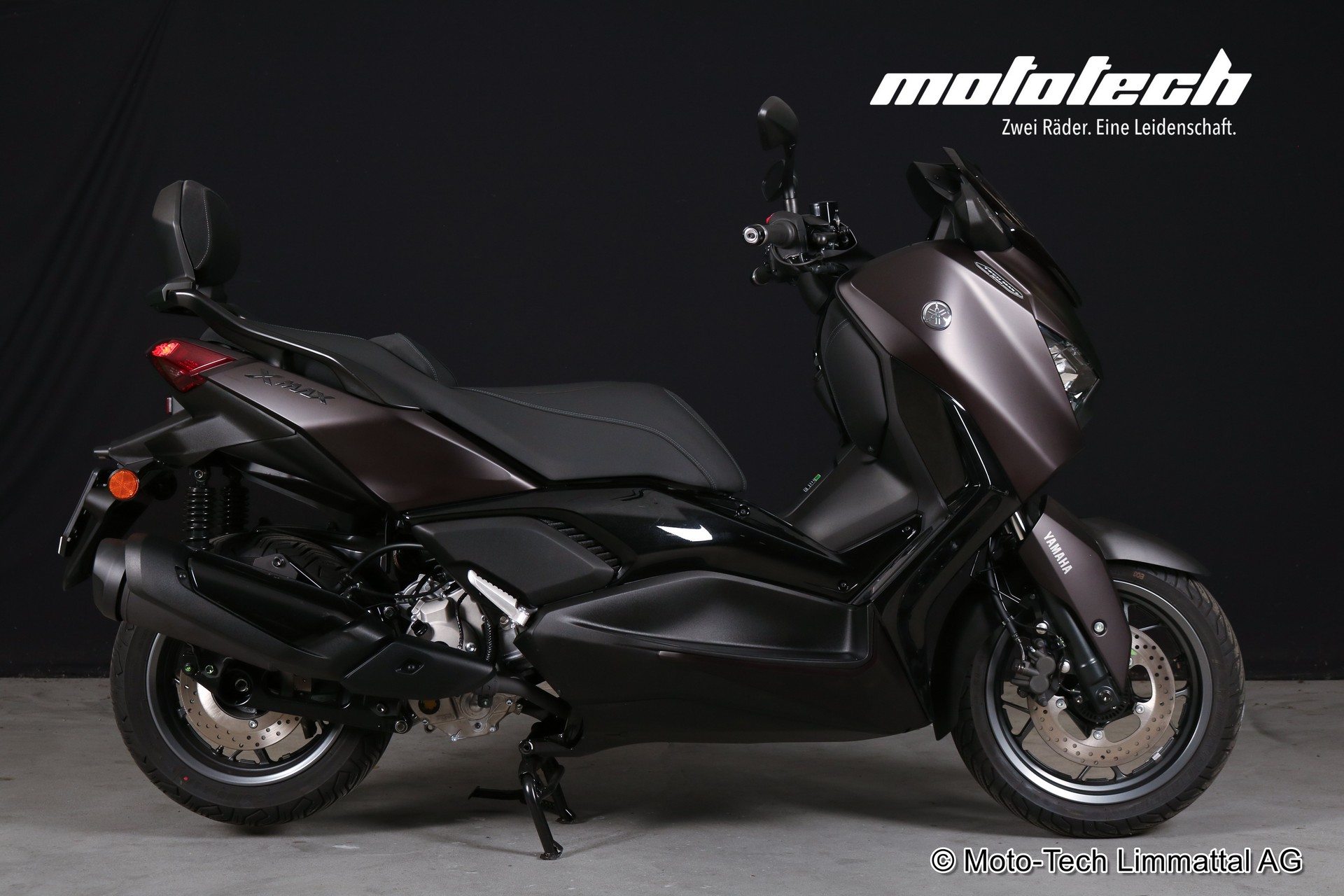 YAMAHA X-Max 300 Tech Max+-showroom-element-1