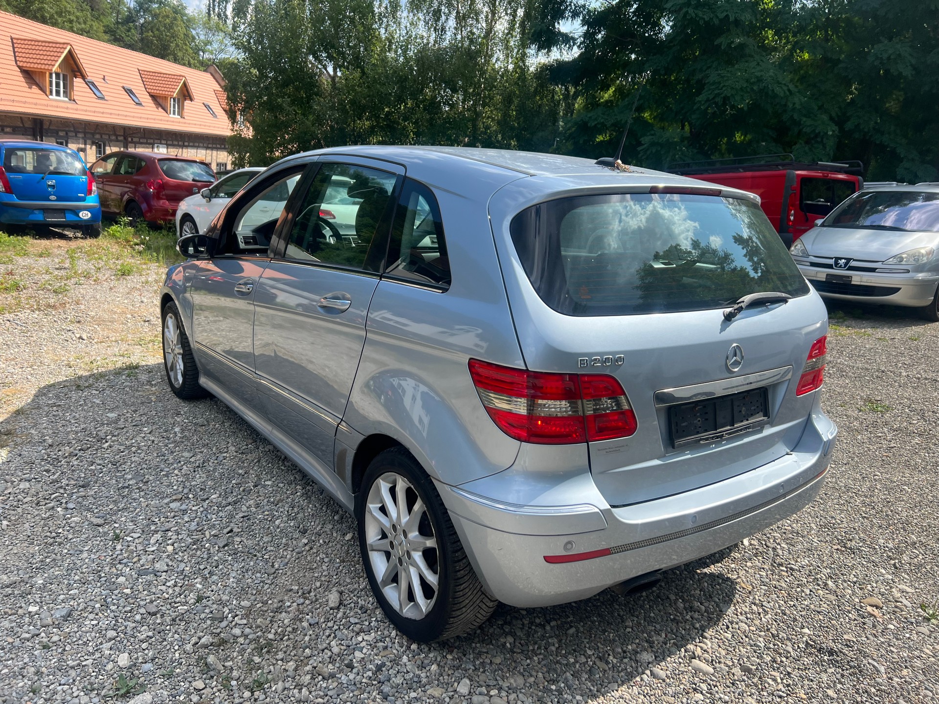 MERCEDES-BENZ B 200-image-6