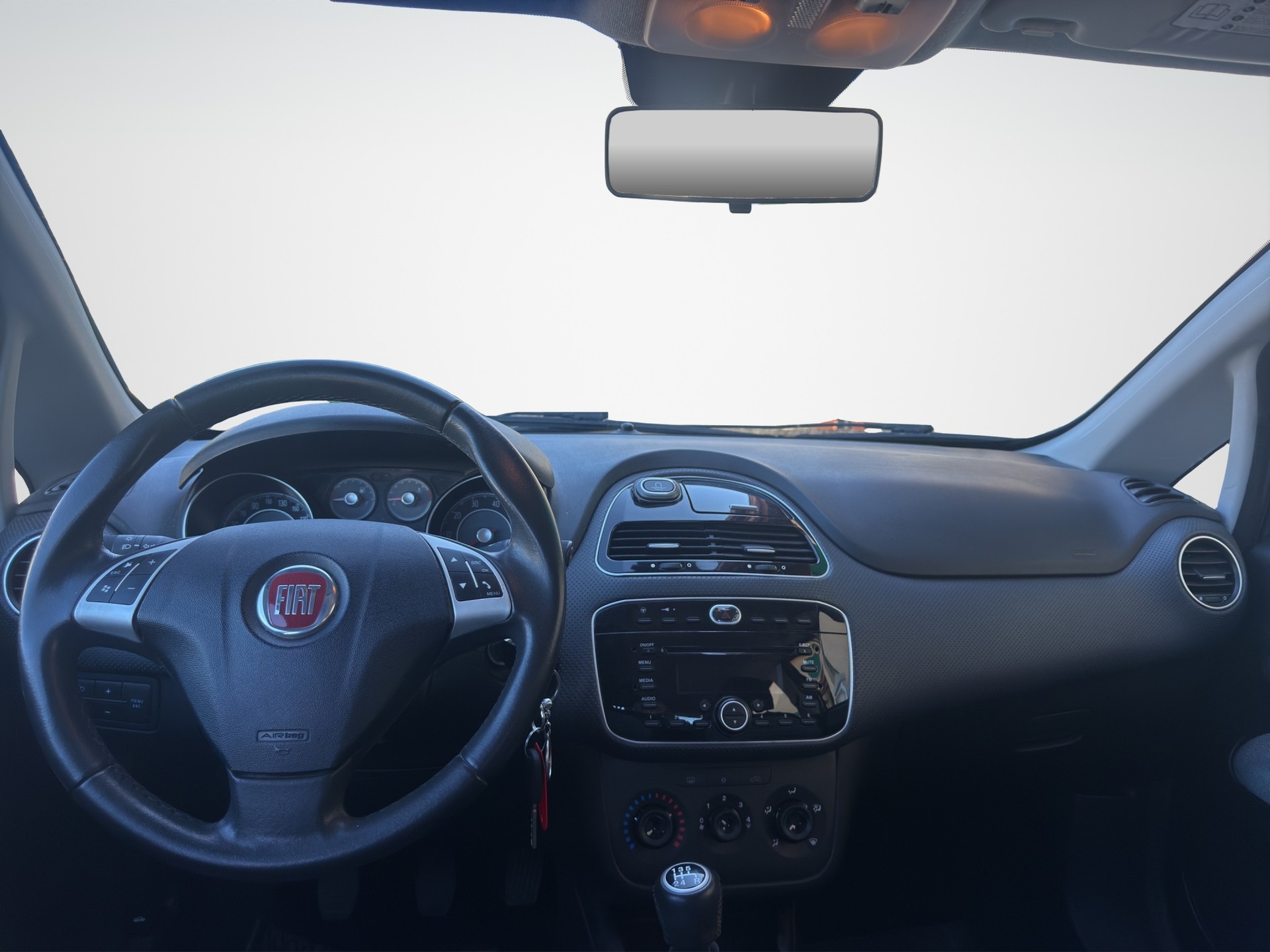 FIAT Punto 1.4 Evo-image-11