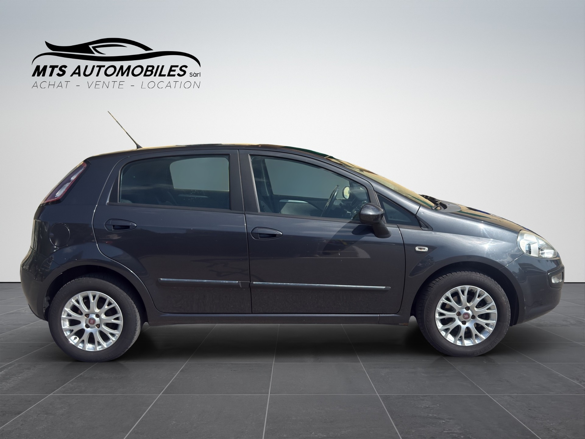 FIAT Punto 1.4 Evo-image-6
