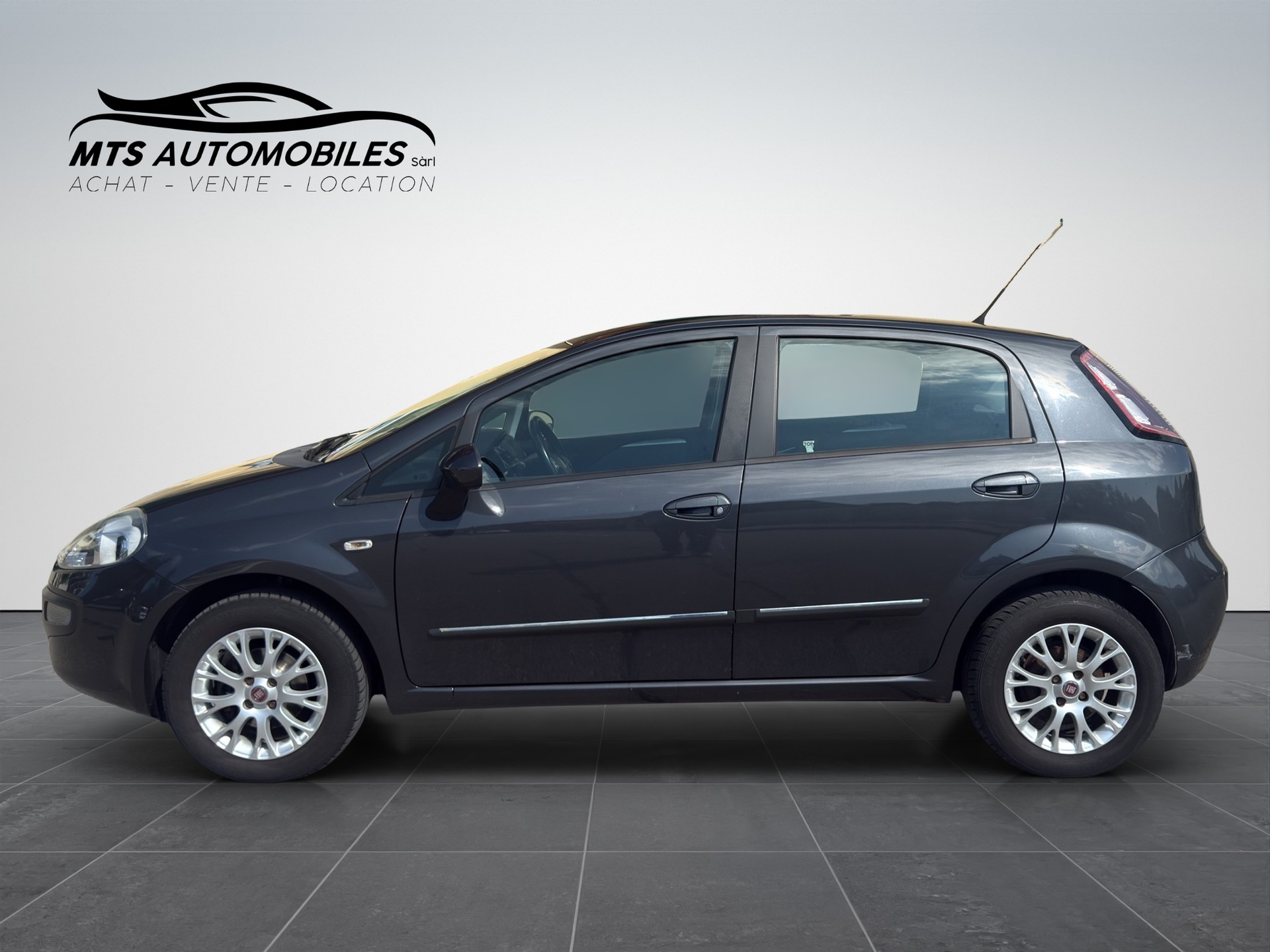FIAT Punto 1.4 Evo-image-2