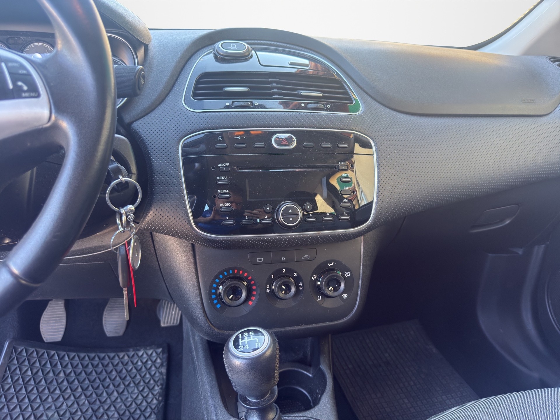 FIAT Punto 1.4 Evo-image-12