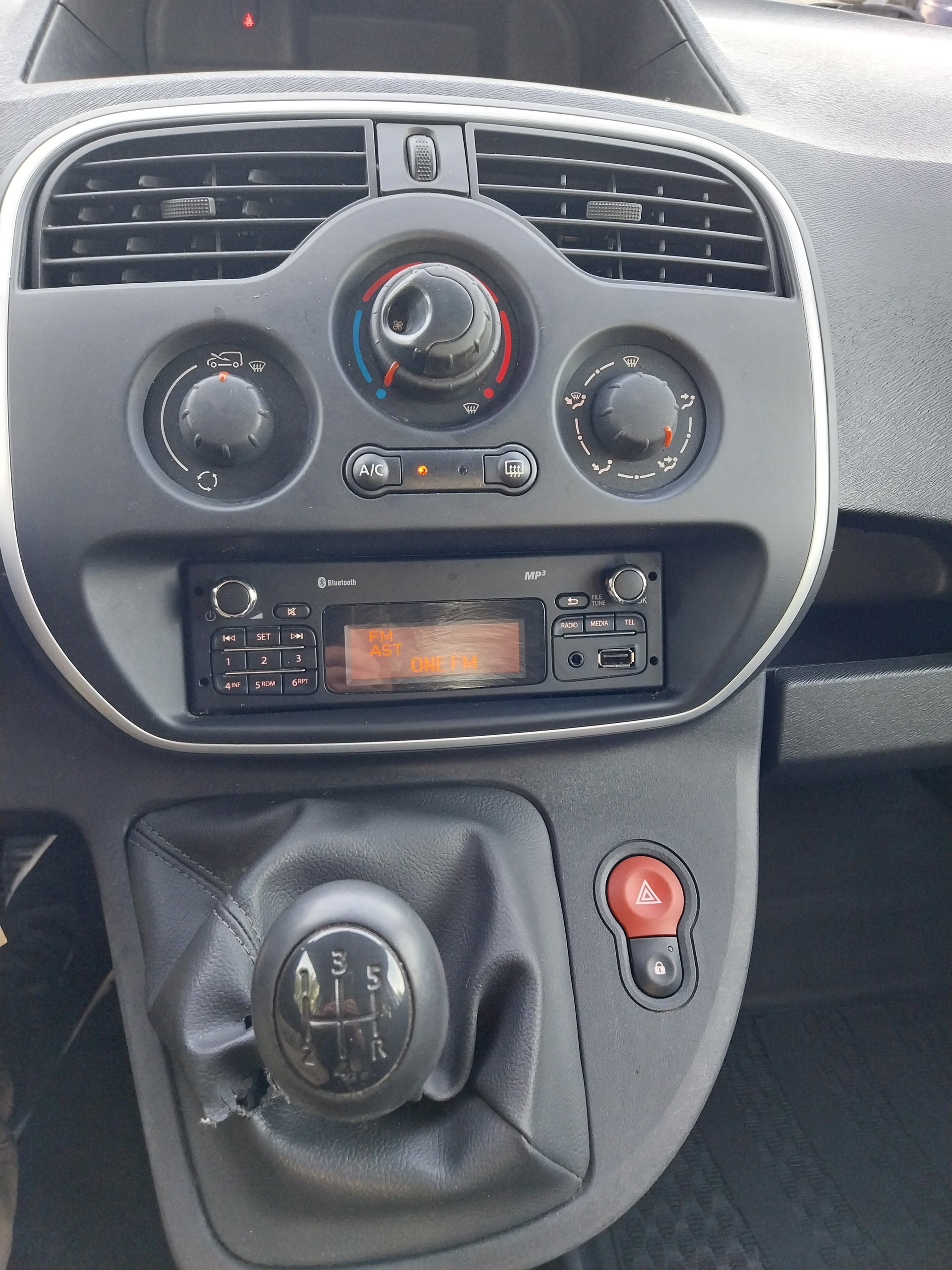 RENAULT Kangoo Medium dCi 90 ENERGY Access-image-7