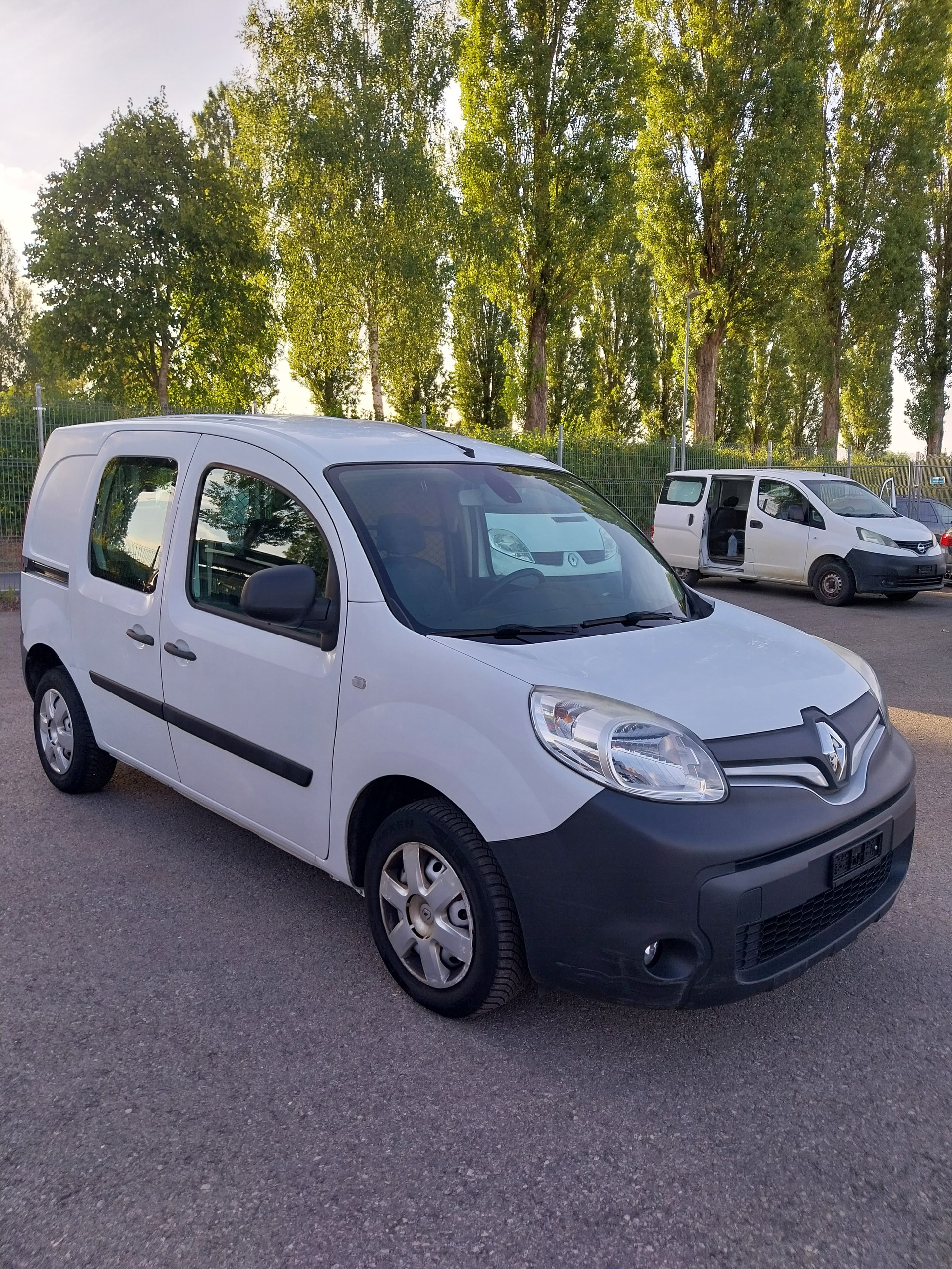RENAULT Kangoo Medium dCi 90 ENERGY Access-image-2