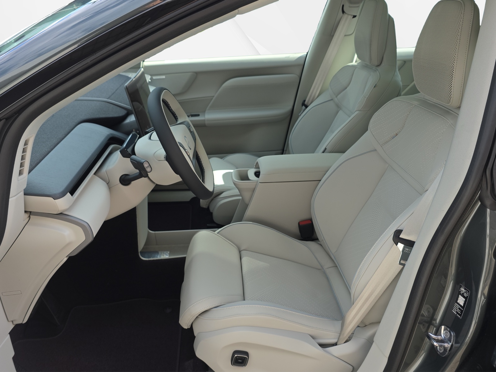 VOLVO EX60 Twin Ultra AWD-image-9