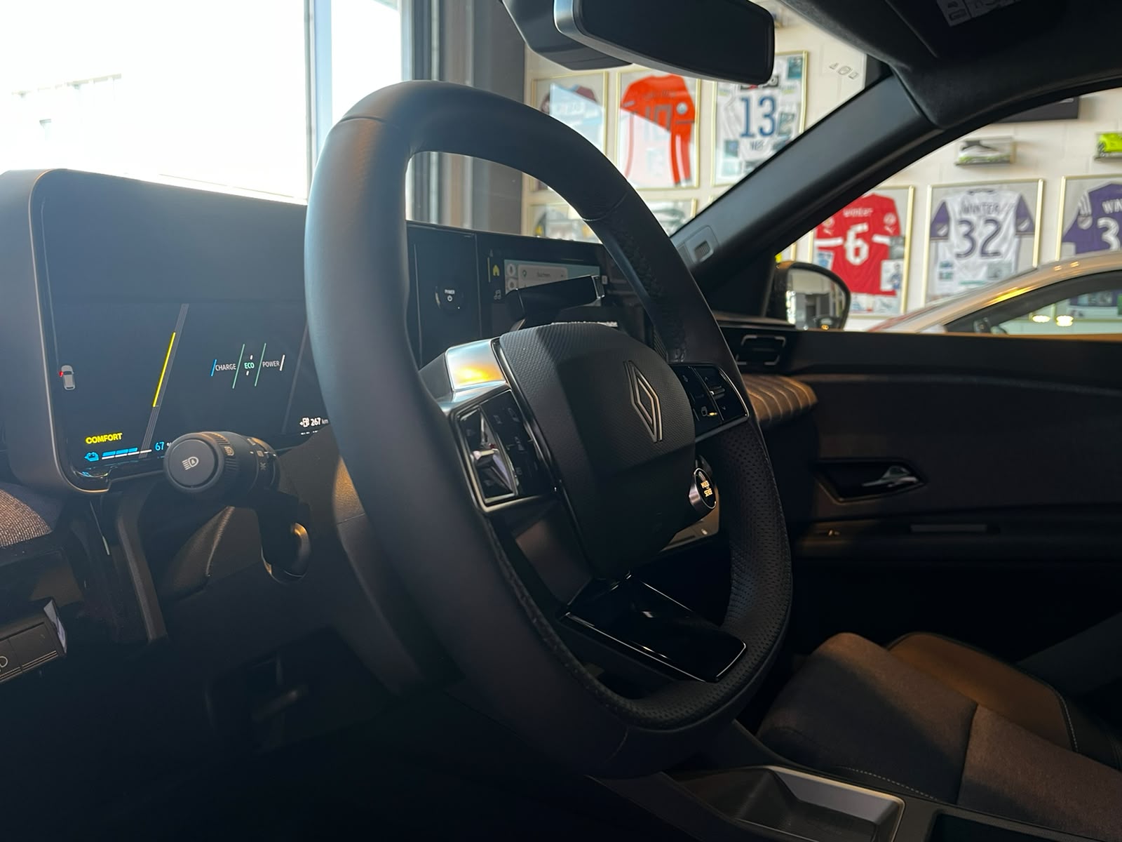 RENAULT R5 E-Tech Comfort Range 52 kWh Techno-image-13