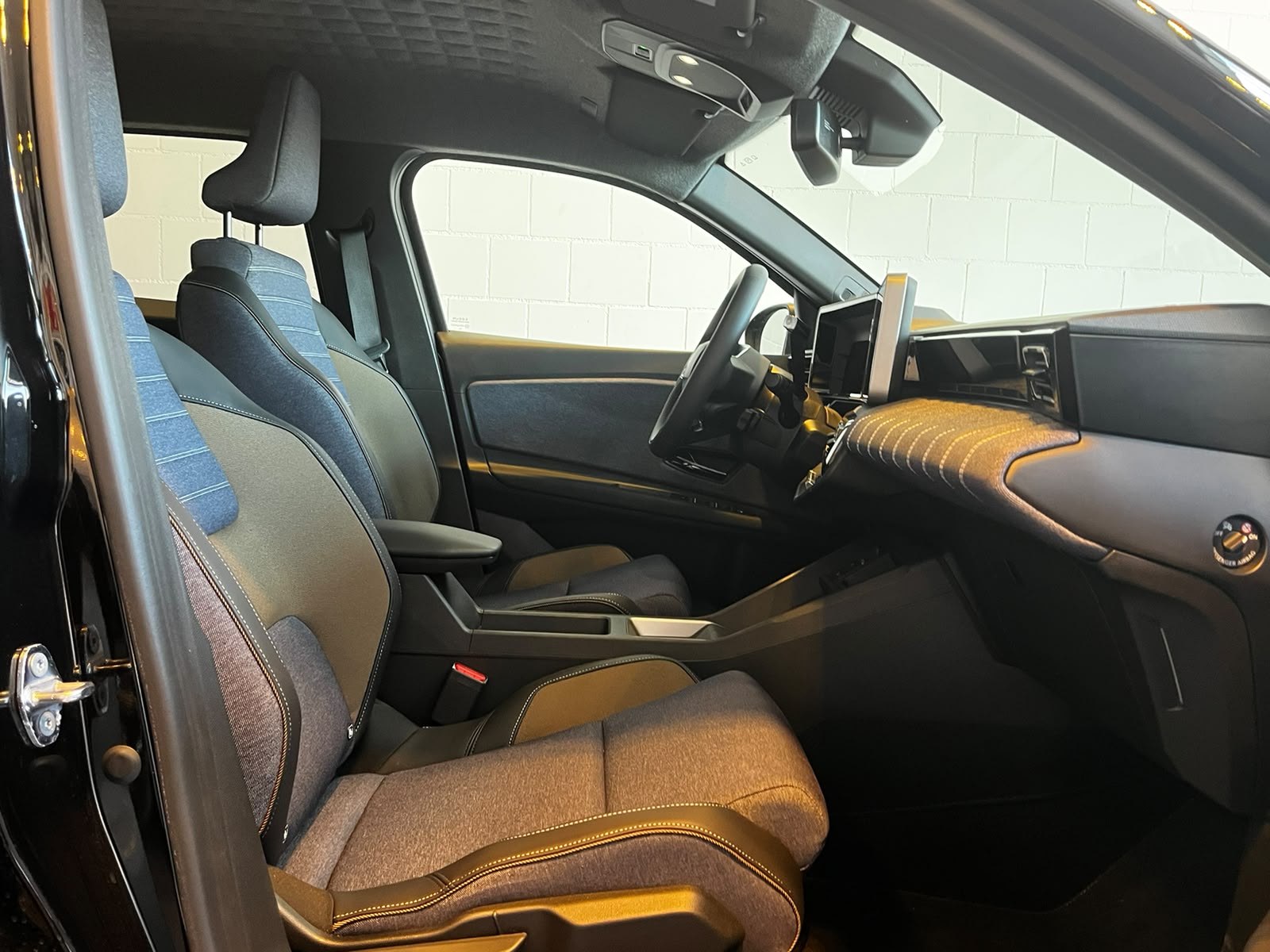 RENAULT R5 E-Tech Comfort Range 52 kWh Techno-image-16