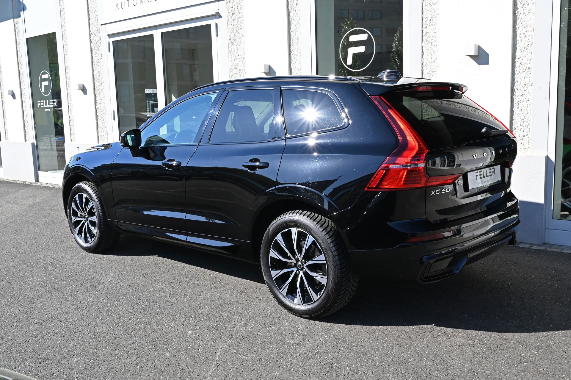 VOLVO XC60 B4 Diesel Mild Hybrid AWD Plus Dark Geartronic-image-7