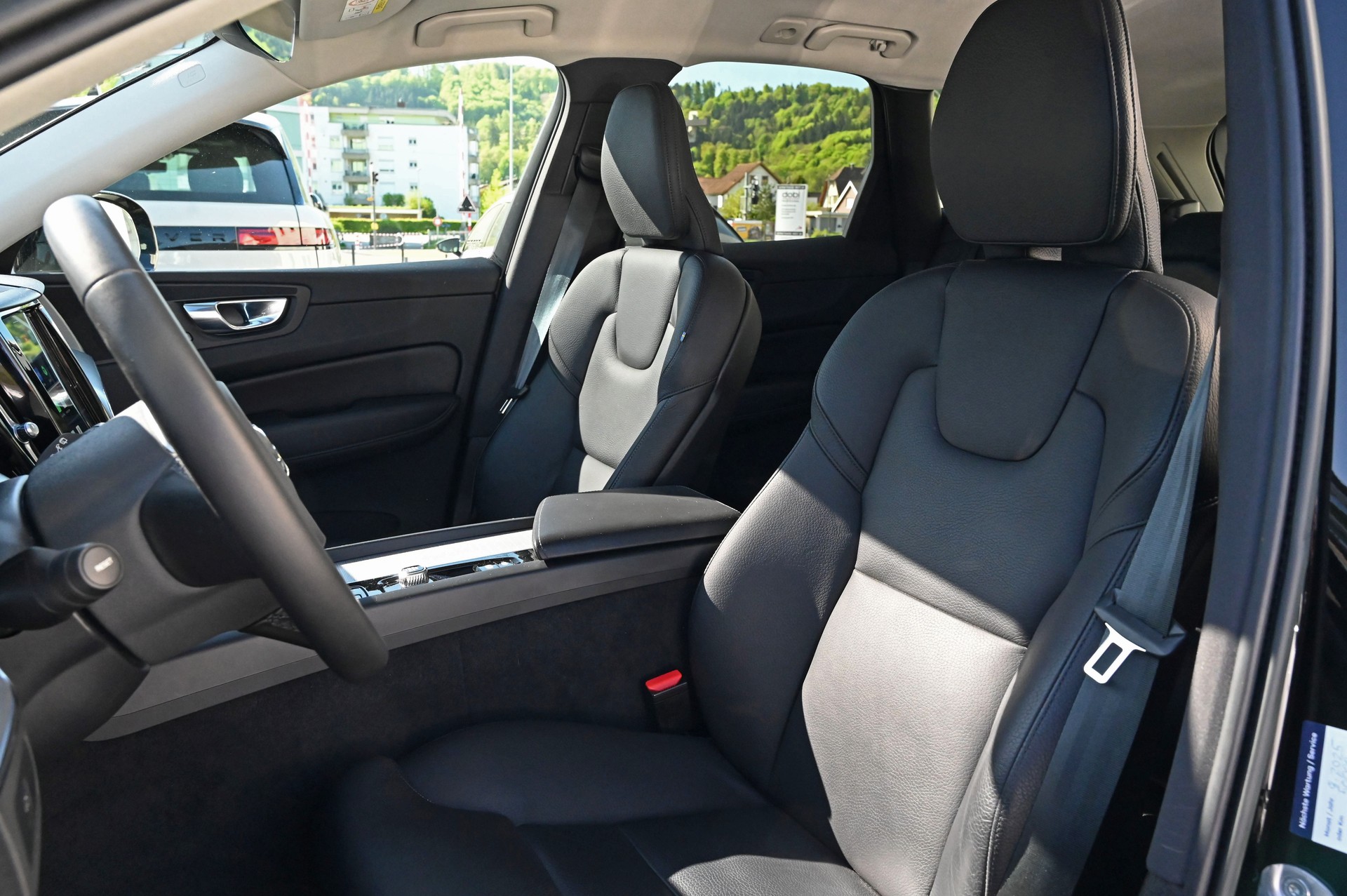 VOLVO XC60 B4 Diesel Mild Hybrid AWD Plus Dark Geartronic-image-18
