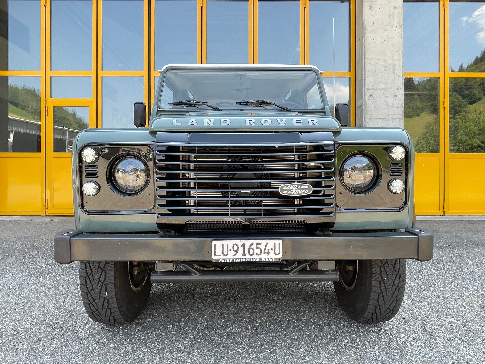 LAND ROVER Defender 90 SW 2.4Tdc-image-10