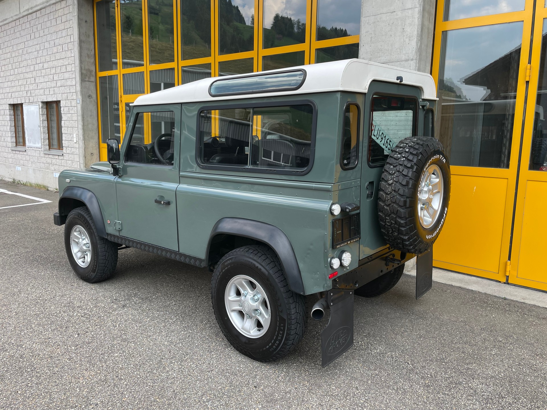 LAND ROVER Defender 90 SW 2.4Tdc-image-4