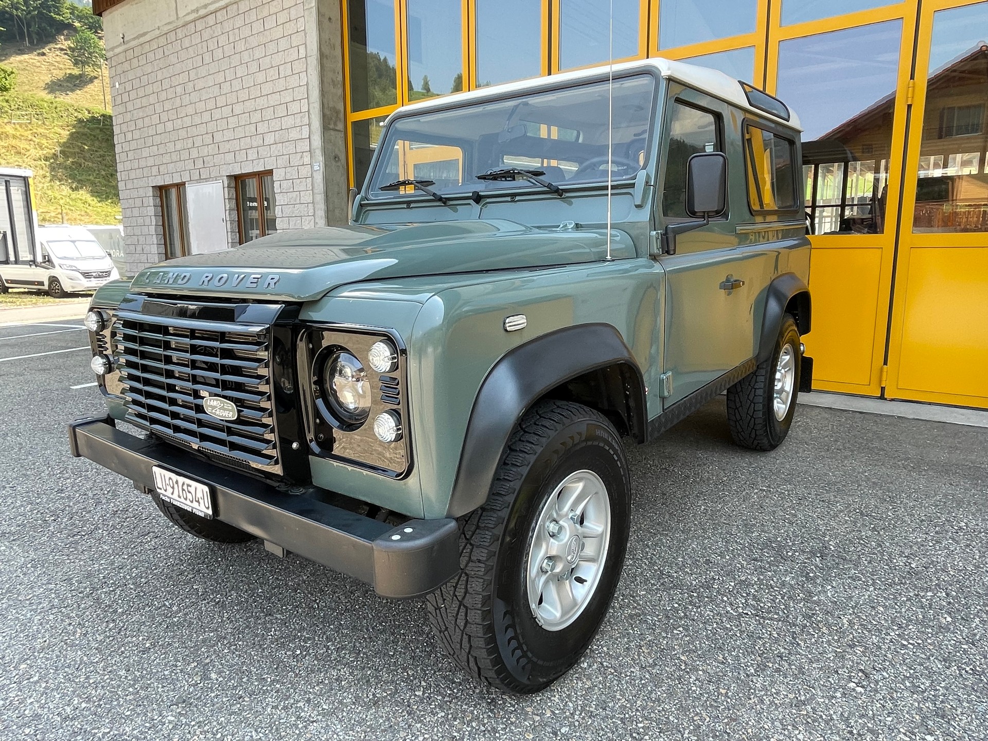 LAND ROVER Defender 90 SW 2.4Tdc-image-11