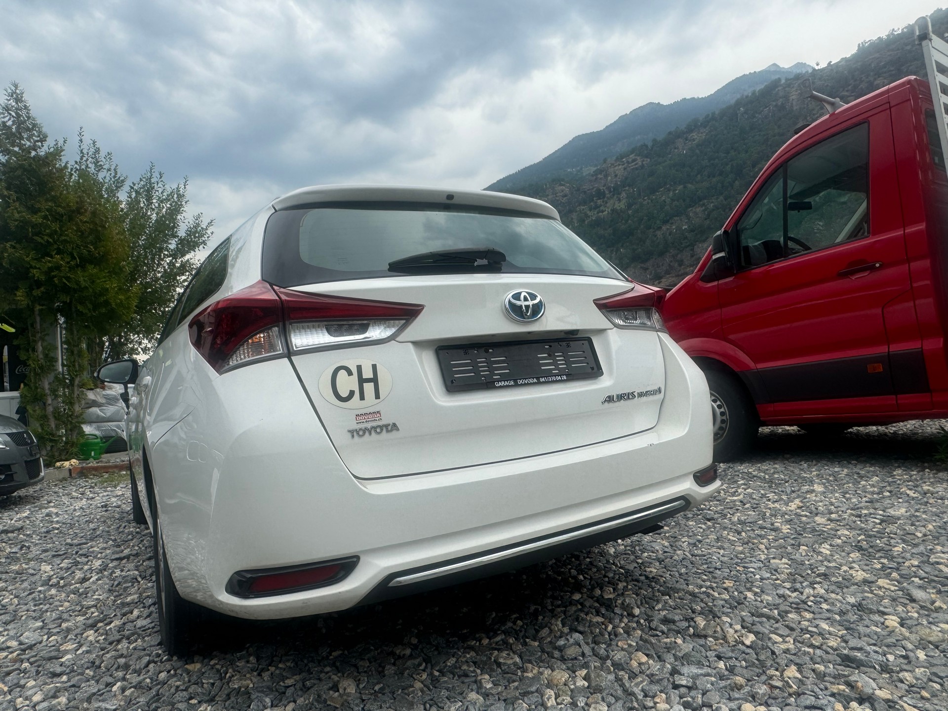 TOYOTA Auris Touring Sports 1.8 HSD Sol e-CVT-image-8