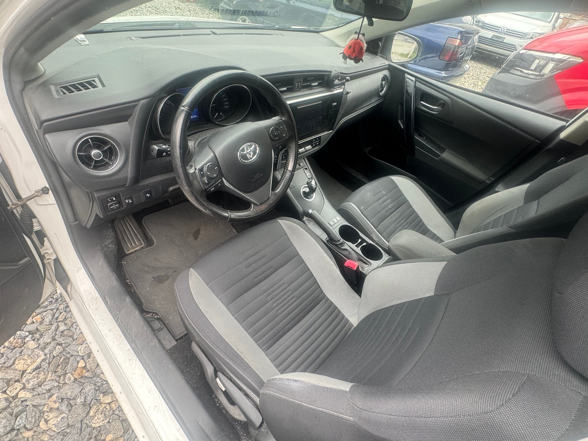 TOYOTA Auris Touring Sports 1.8 HSD Sol e-CVT-image-4
