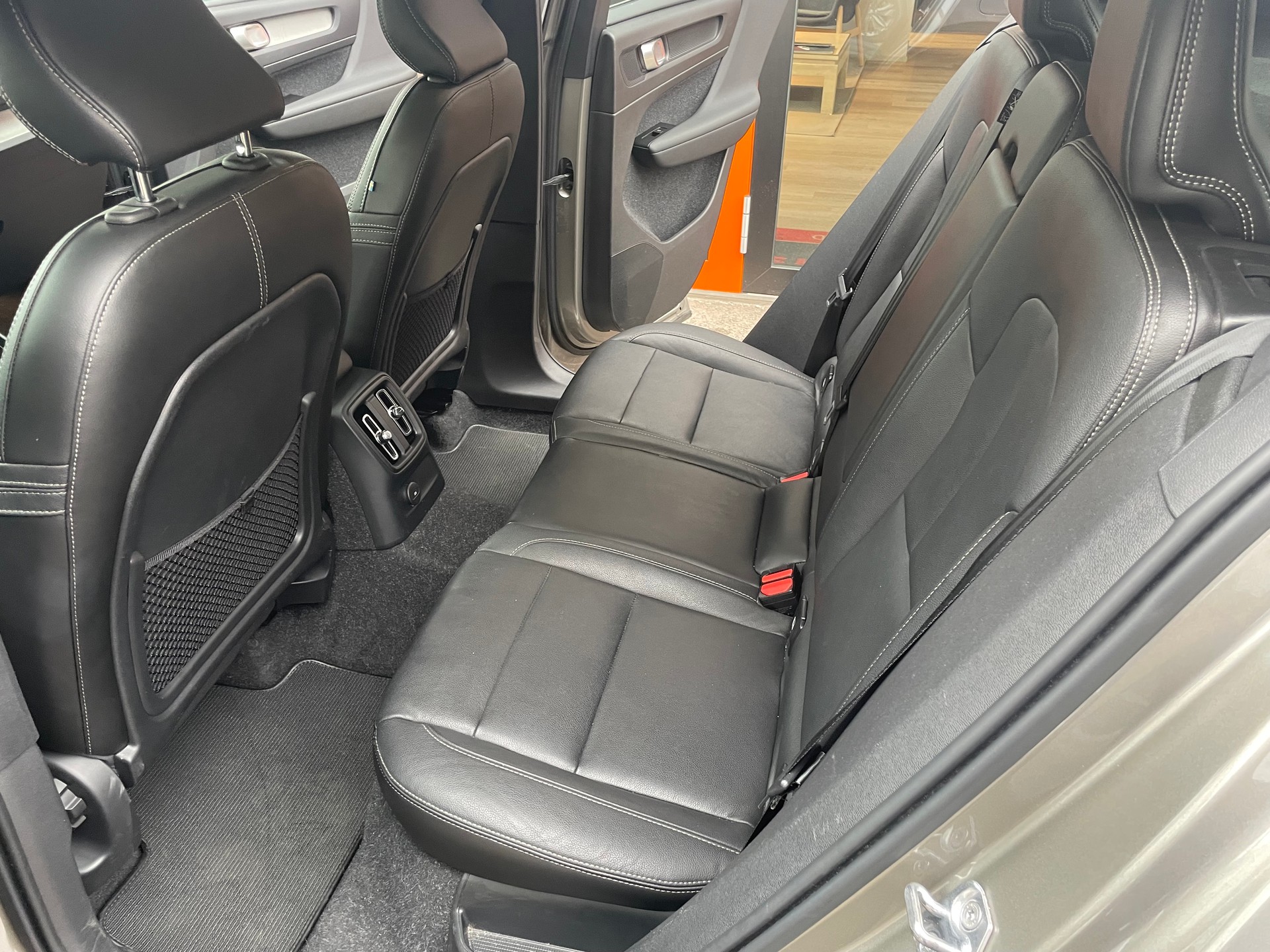 VOLVO XC40 T5 TwE Inscription DCT-image-13