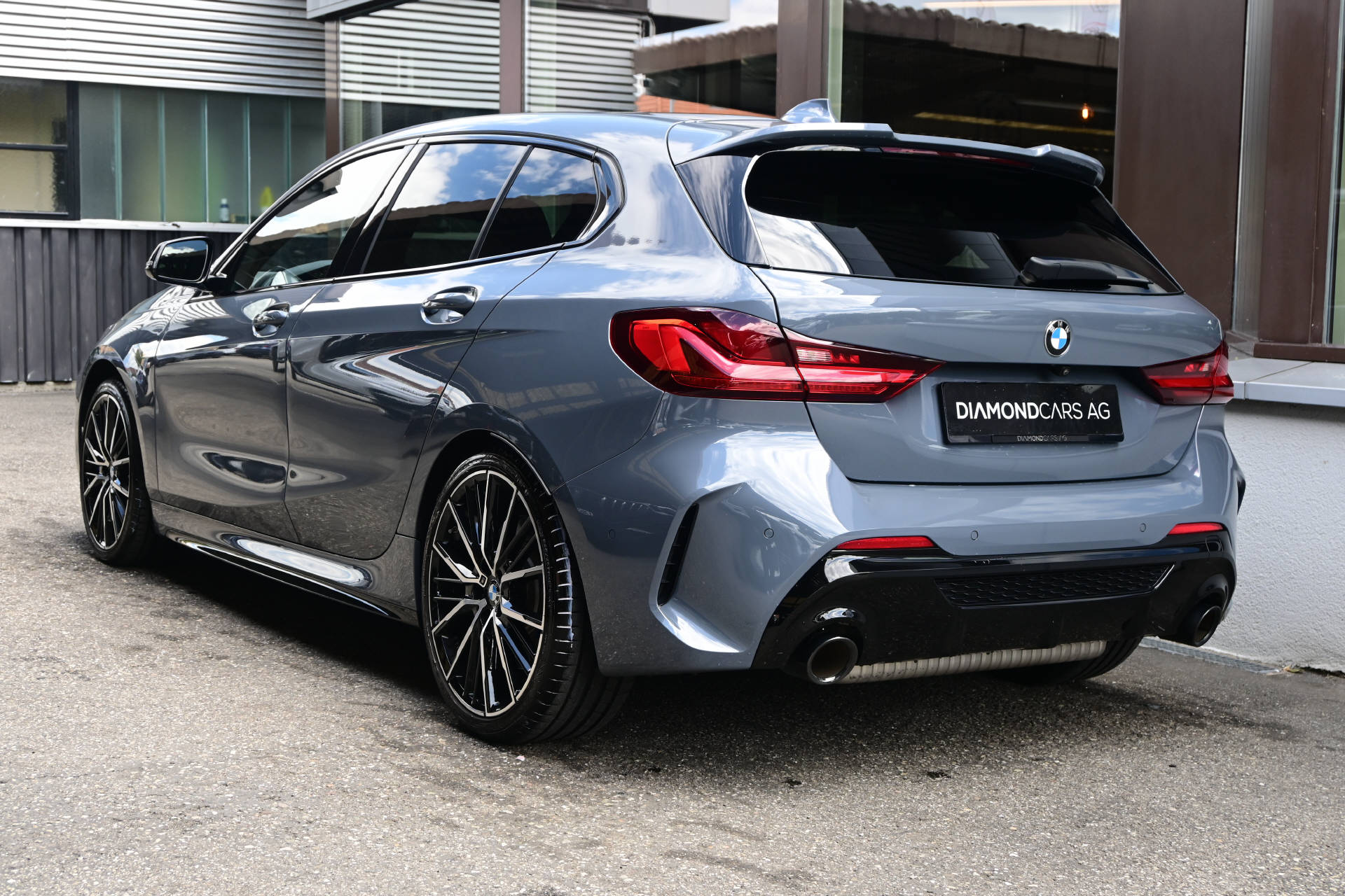 BMW M135i xDrive-image-4