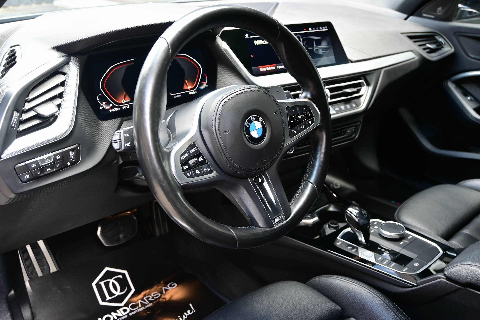 BMW M135i xDrive-image-8