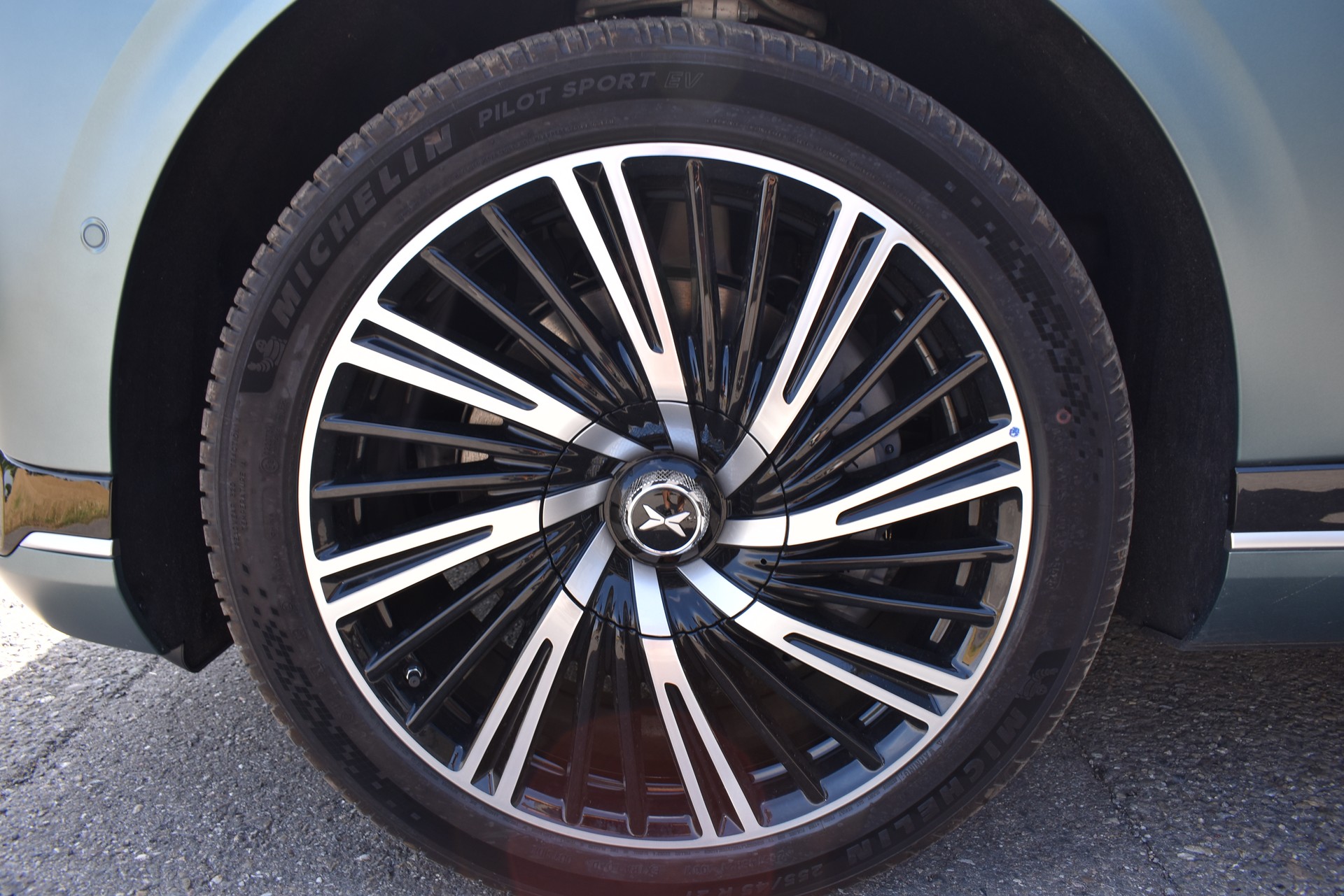 XPENG G9 93kWh Performance AWD-image-13