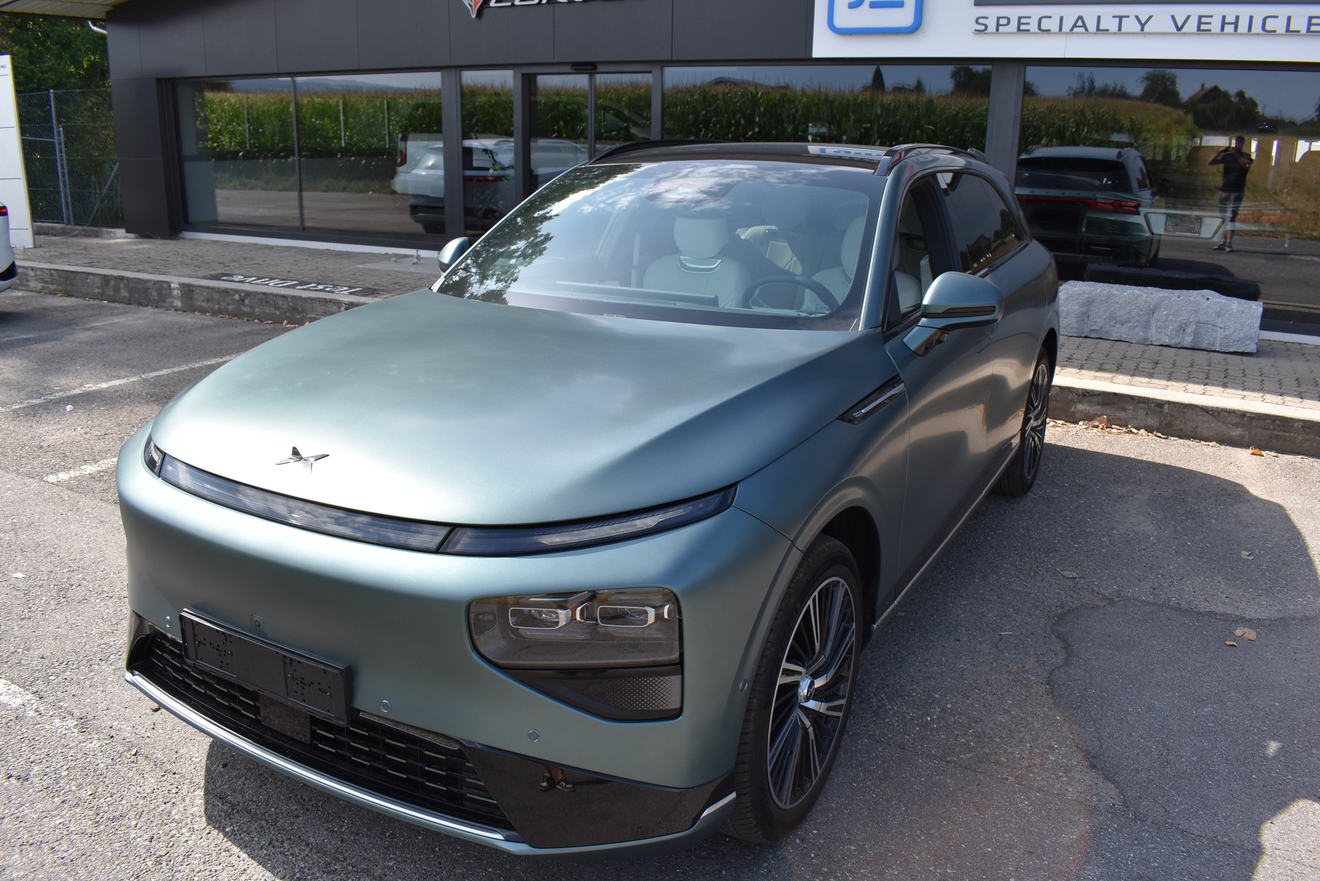 XPENG G9 93kWh Performance AWD-image-2