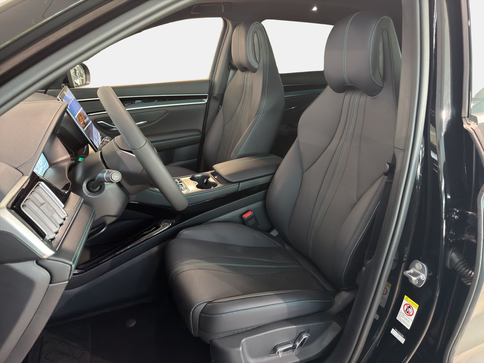 BYD Seal U DM-i Design AWD-image-9